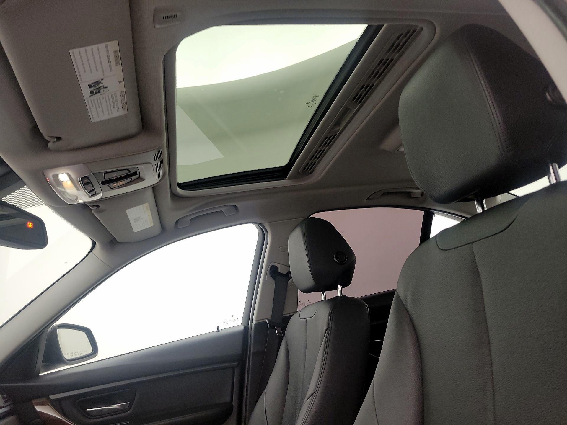 Thumbnail: 2015 BMW 3 Series - 19