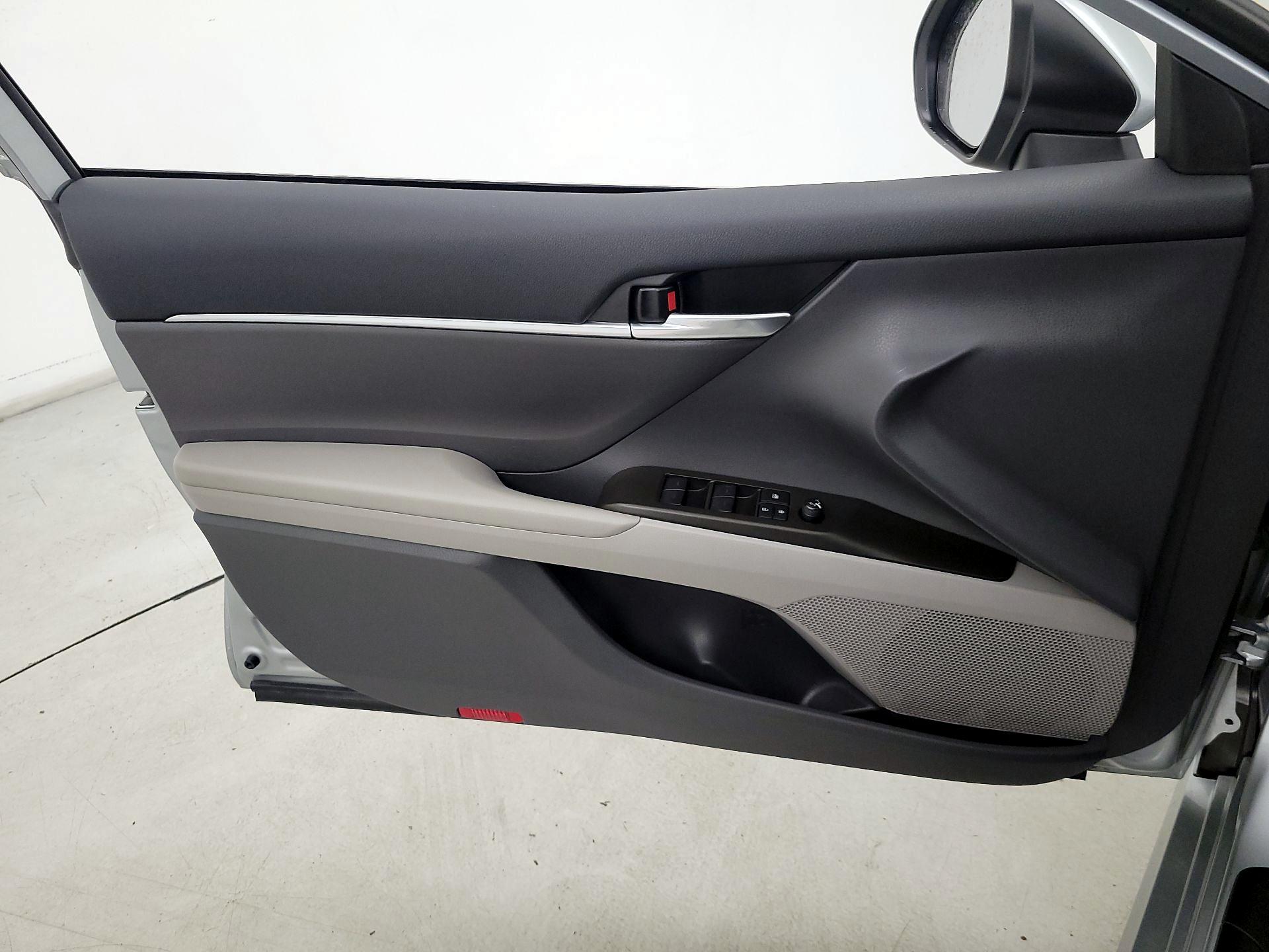 Thumbnail: 2023 Toyota Camry - 12