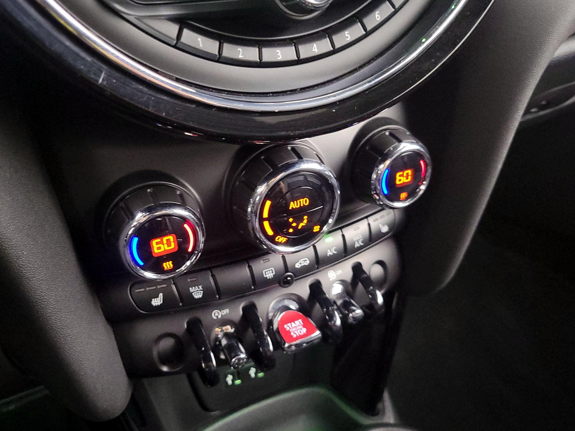 Thumbnail: 2020 MINI Cooper - 17