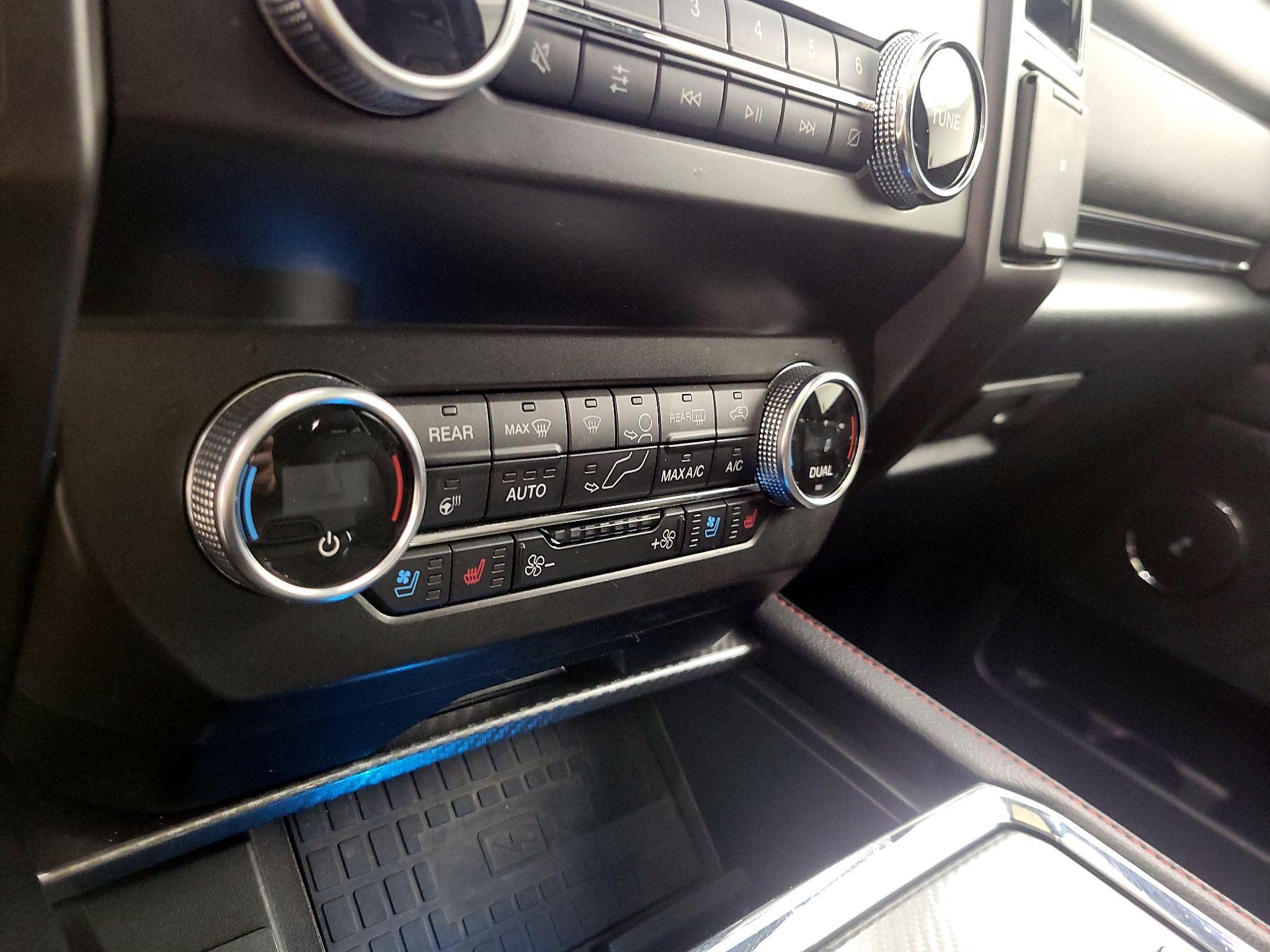 Thumbnail: 2020 Ford Expedition - 17