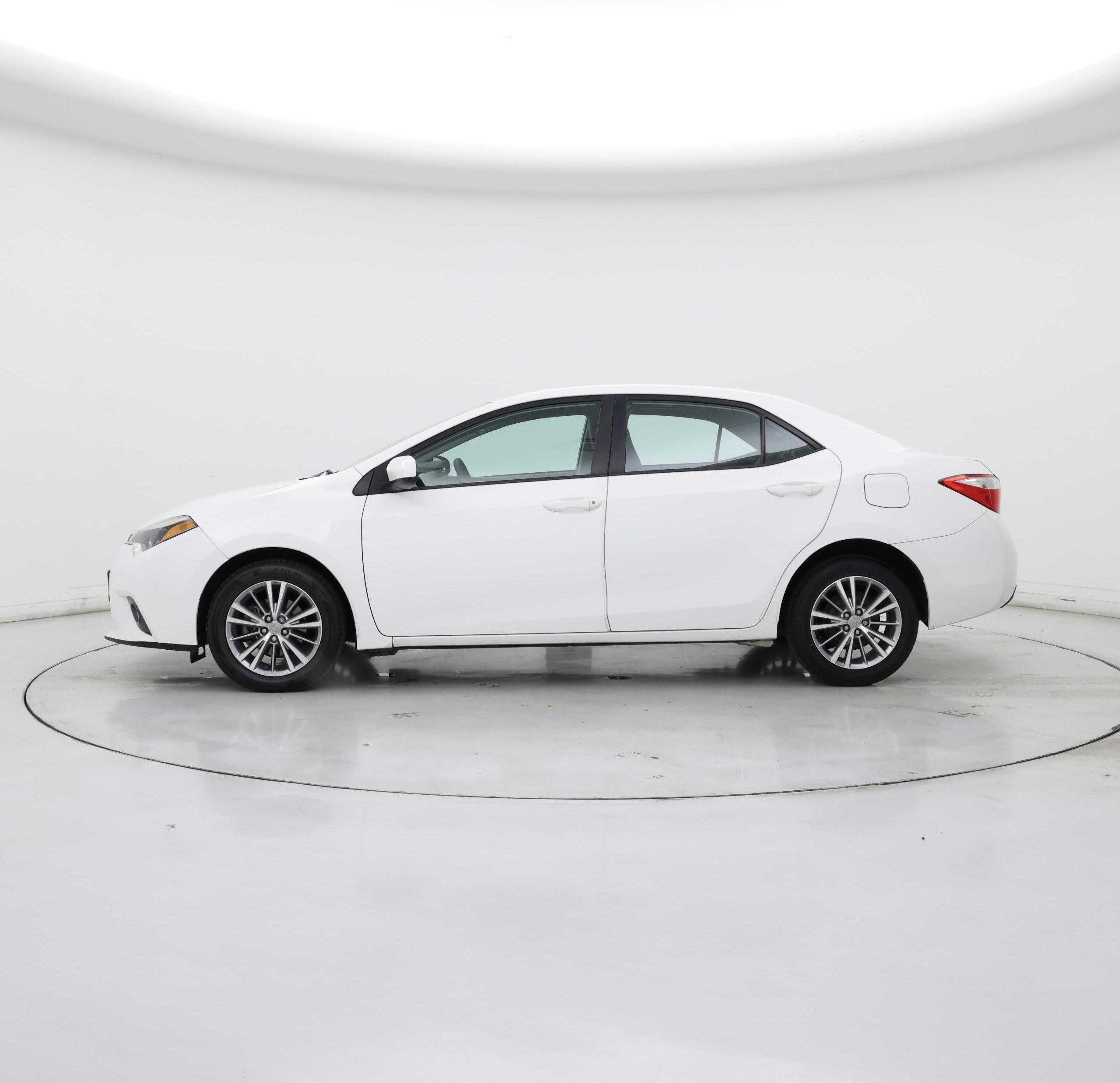 Thumbnail: 2015 Toyota Corolla - 3
