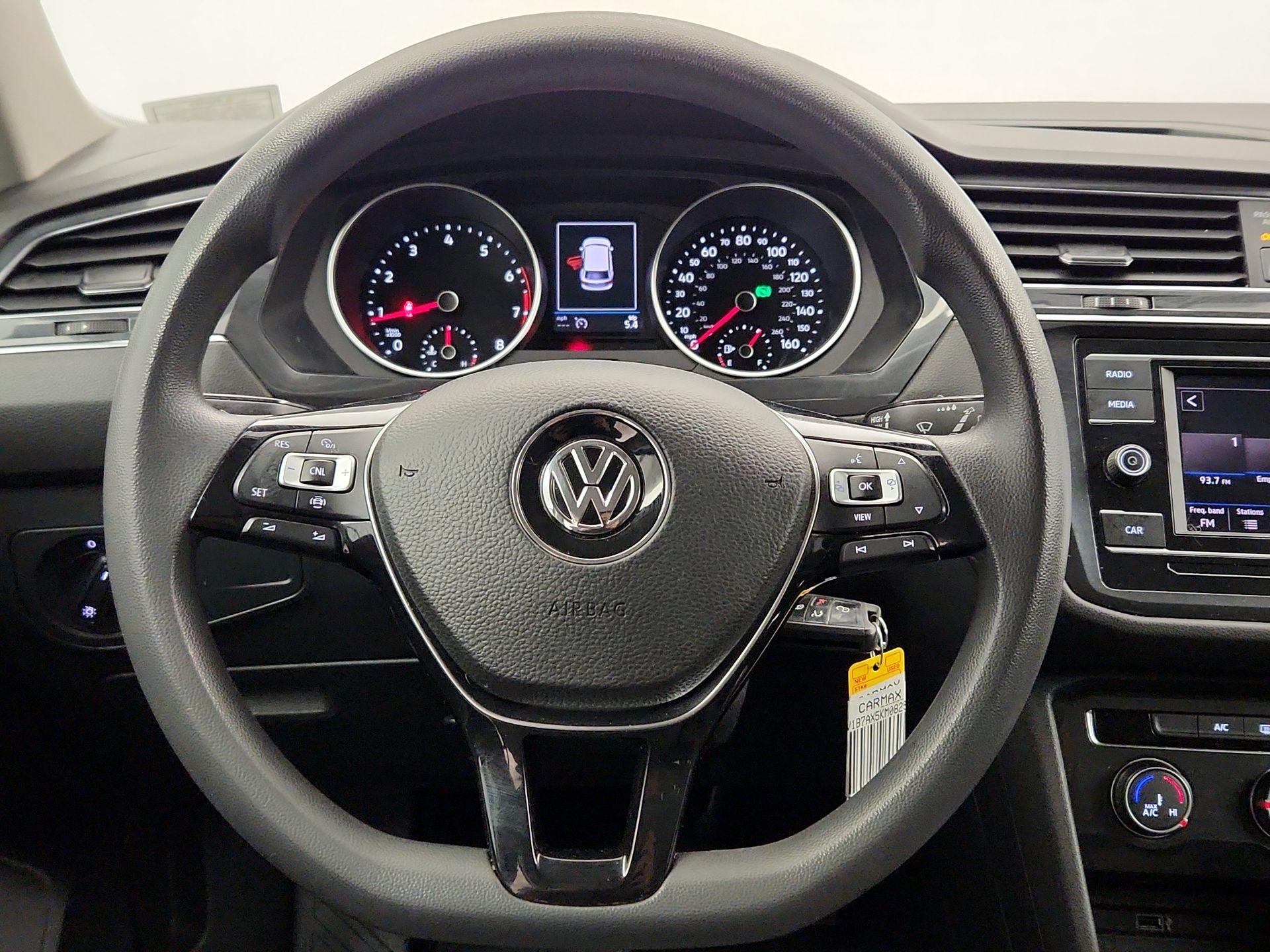 Thumbnail: 2019 Volkswagen Tiguan - 10