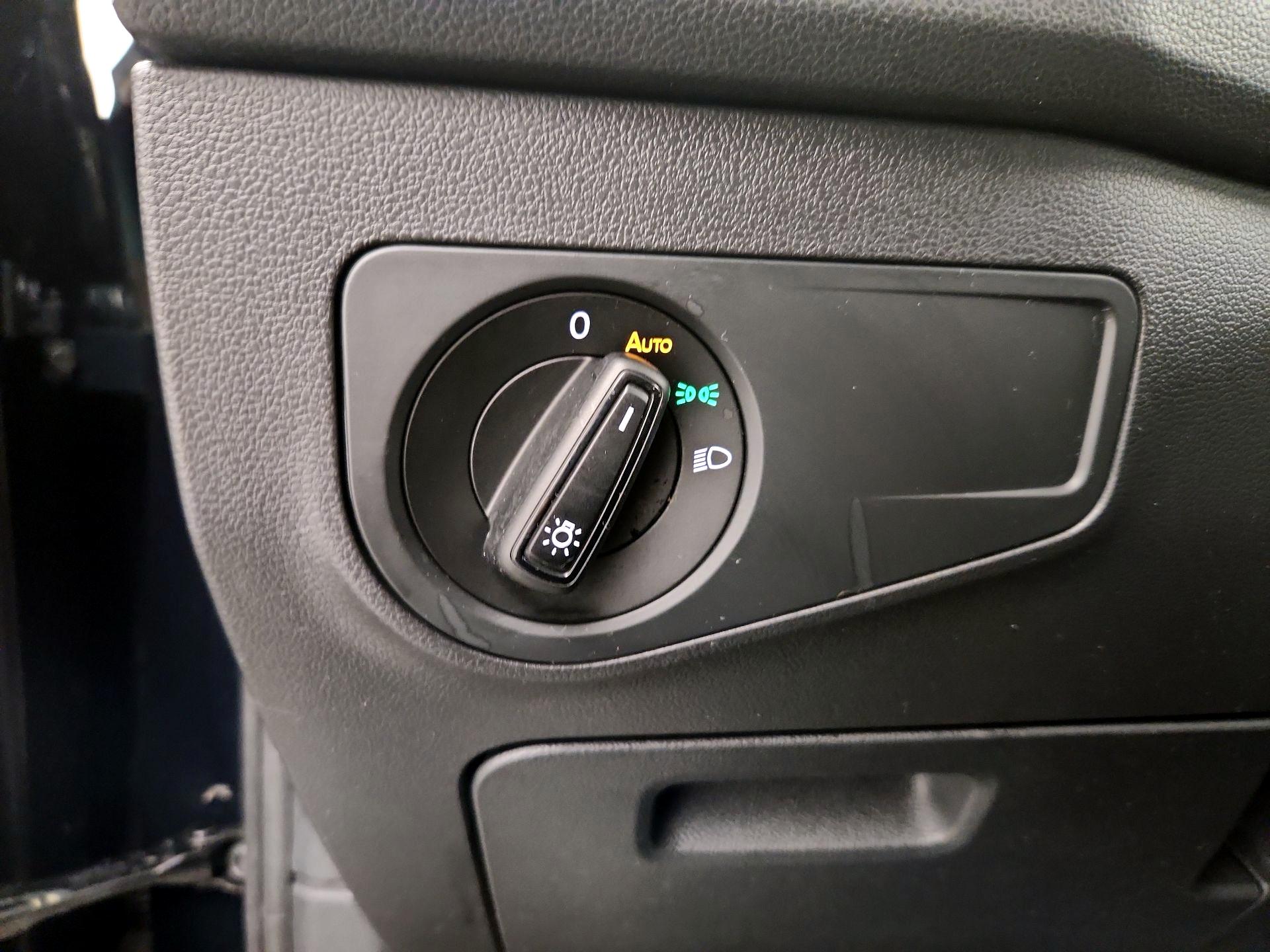 Thumbnail: 2019 Volkswagen Tiguan - 13