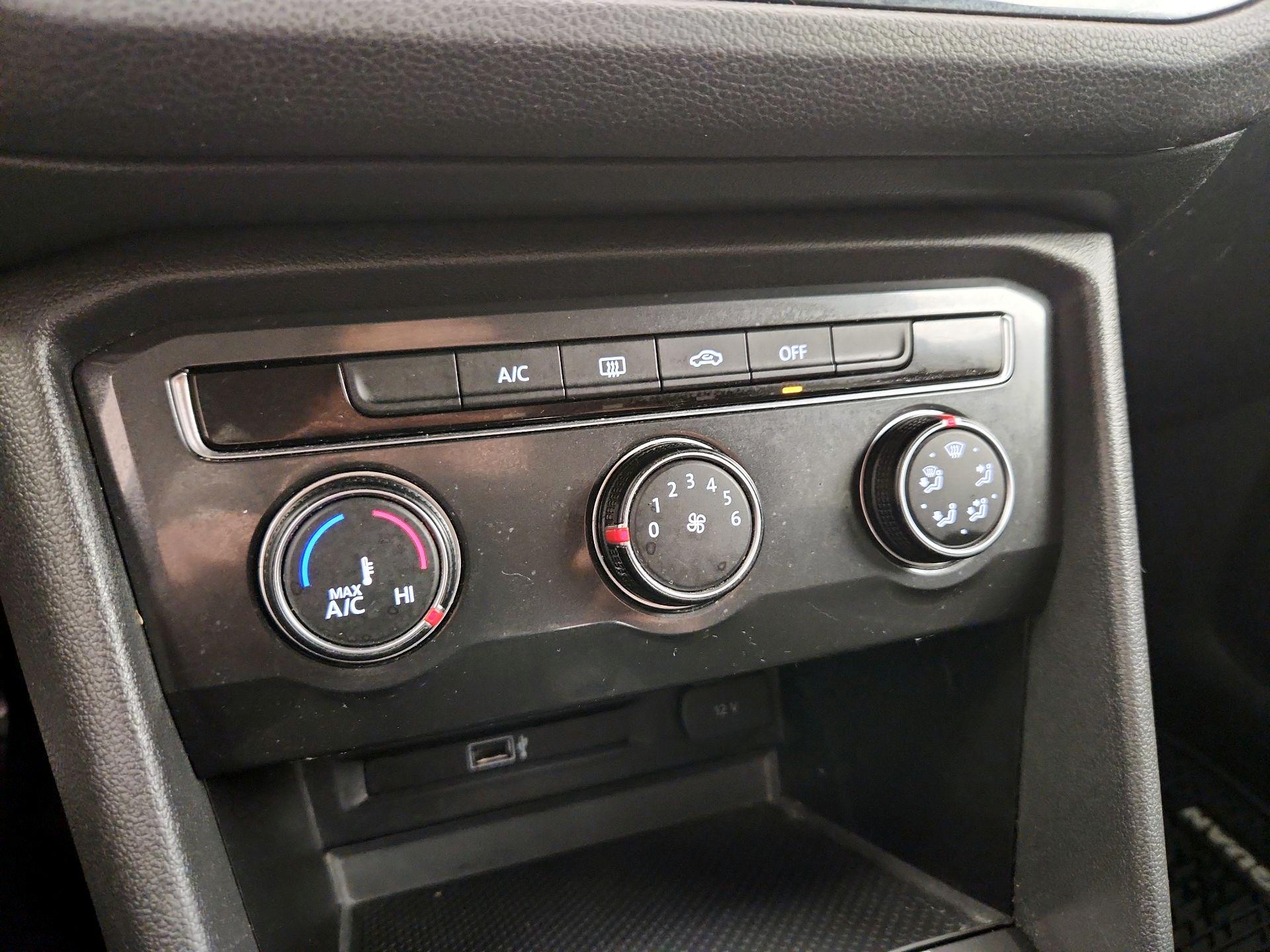 Thumbnail: 2019 Volkswagen Tiguan - 16