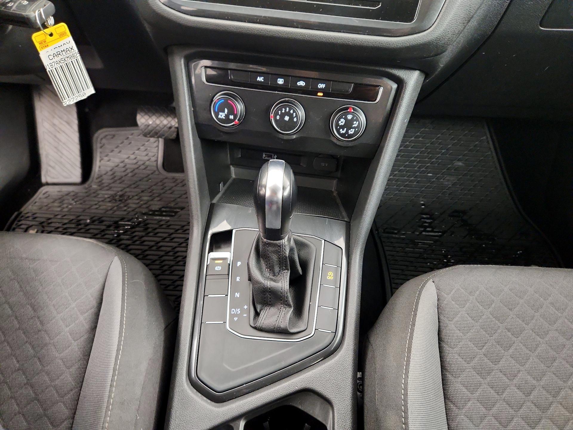 Thumbnail: 2019 Volkswagen Tiguan - 17