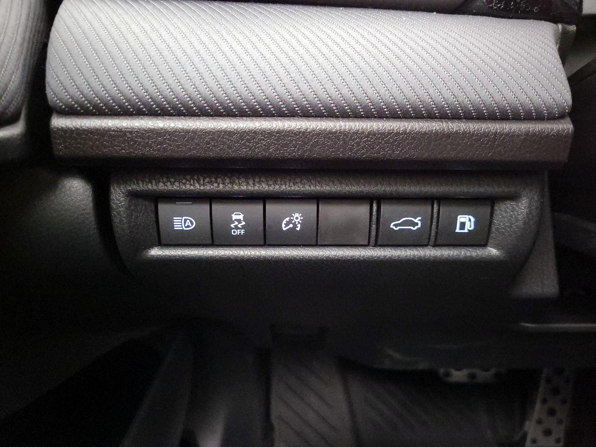 Thumbnail: 2025 Toyota Camry - 13