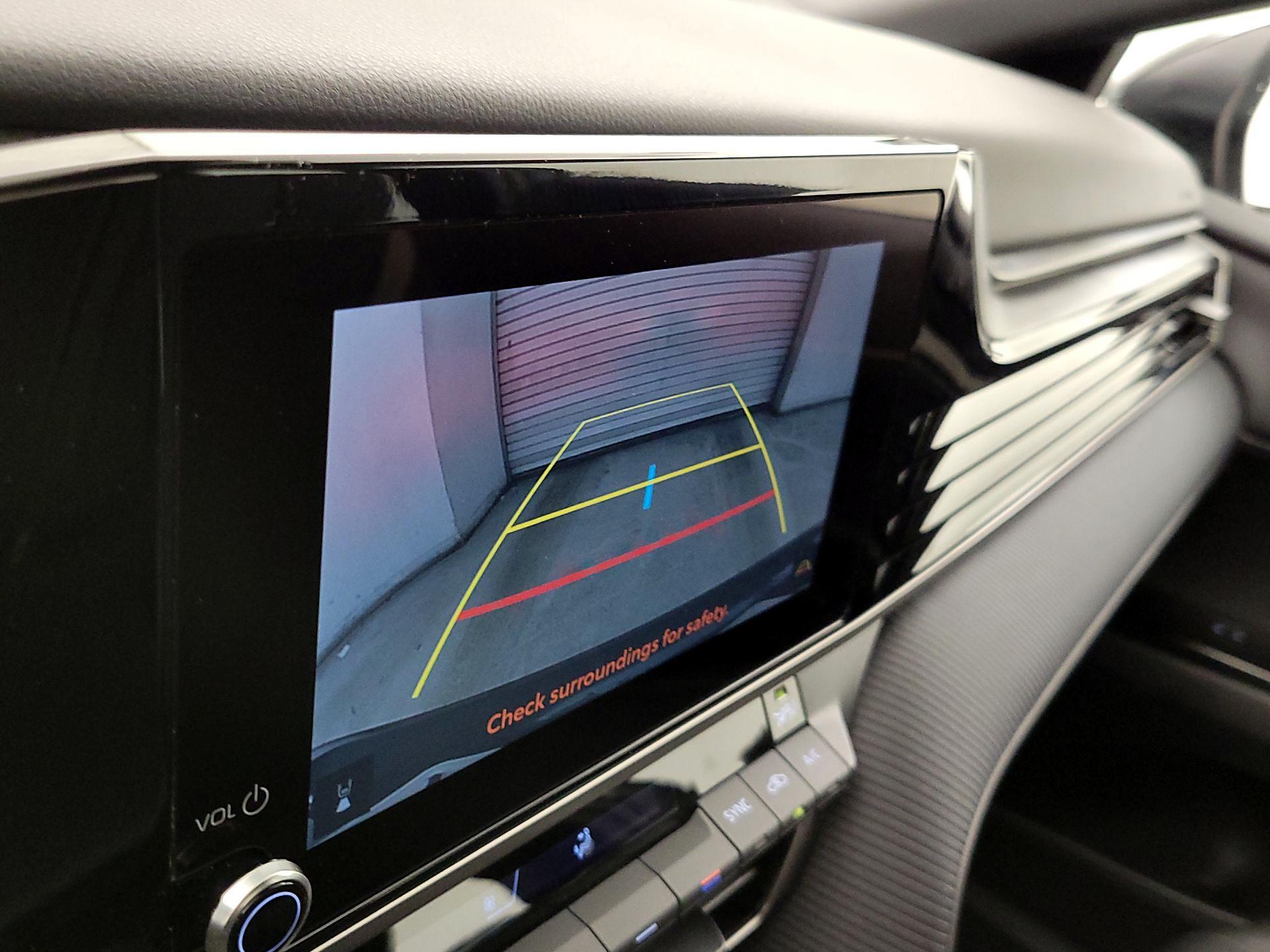 Thumbnail: 2025 Toyota Camry - 14