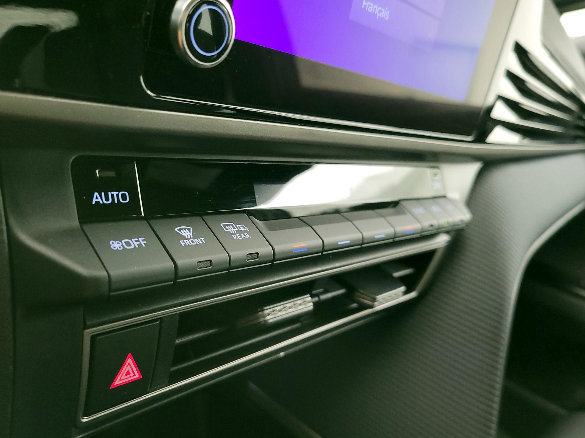 Thumbnail: 2025 Toyota Camry - 16