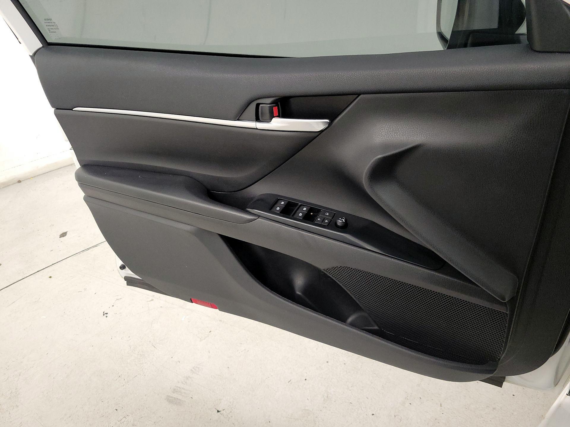 Thumbnail: 2020 Toyota Camry - 12