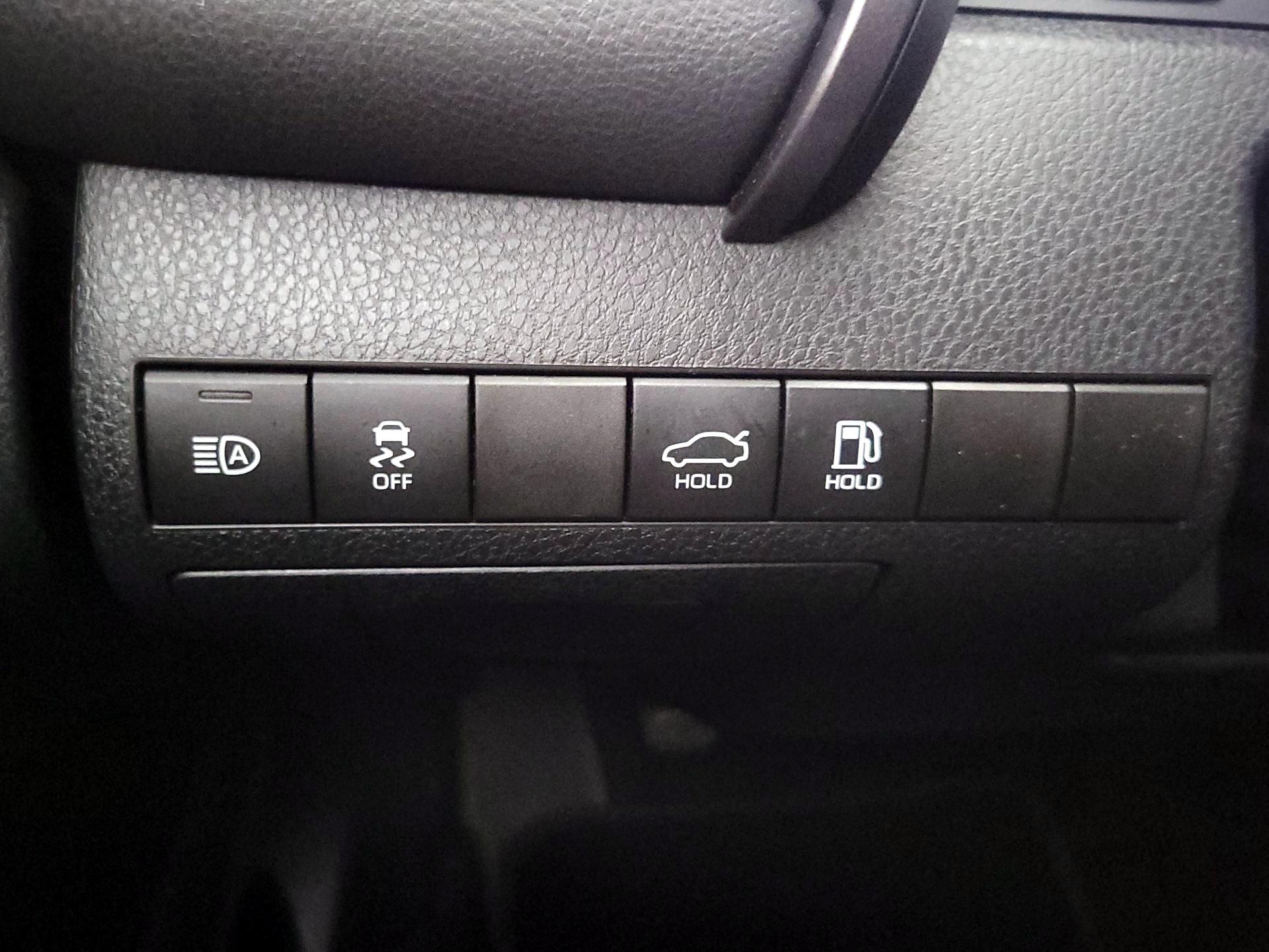 Thumbnail: 2020 Toyota Camry - 13