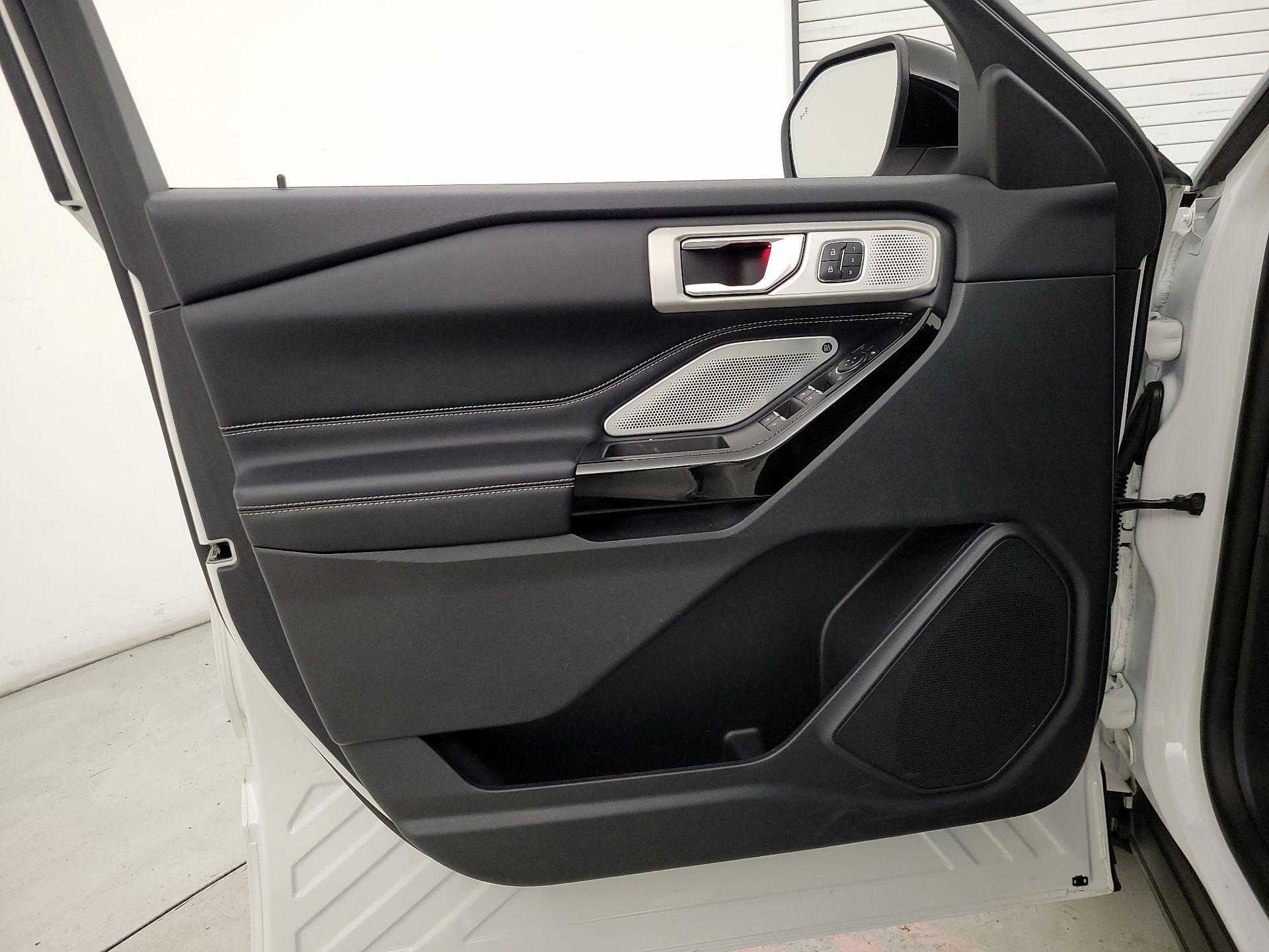 Thumbnail: 2021 Ford Explorer - 12