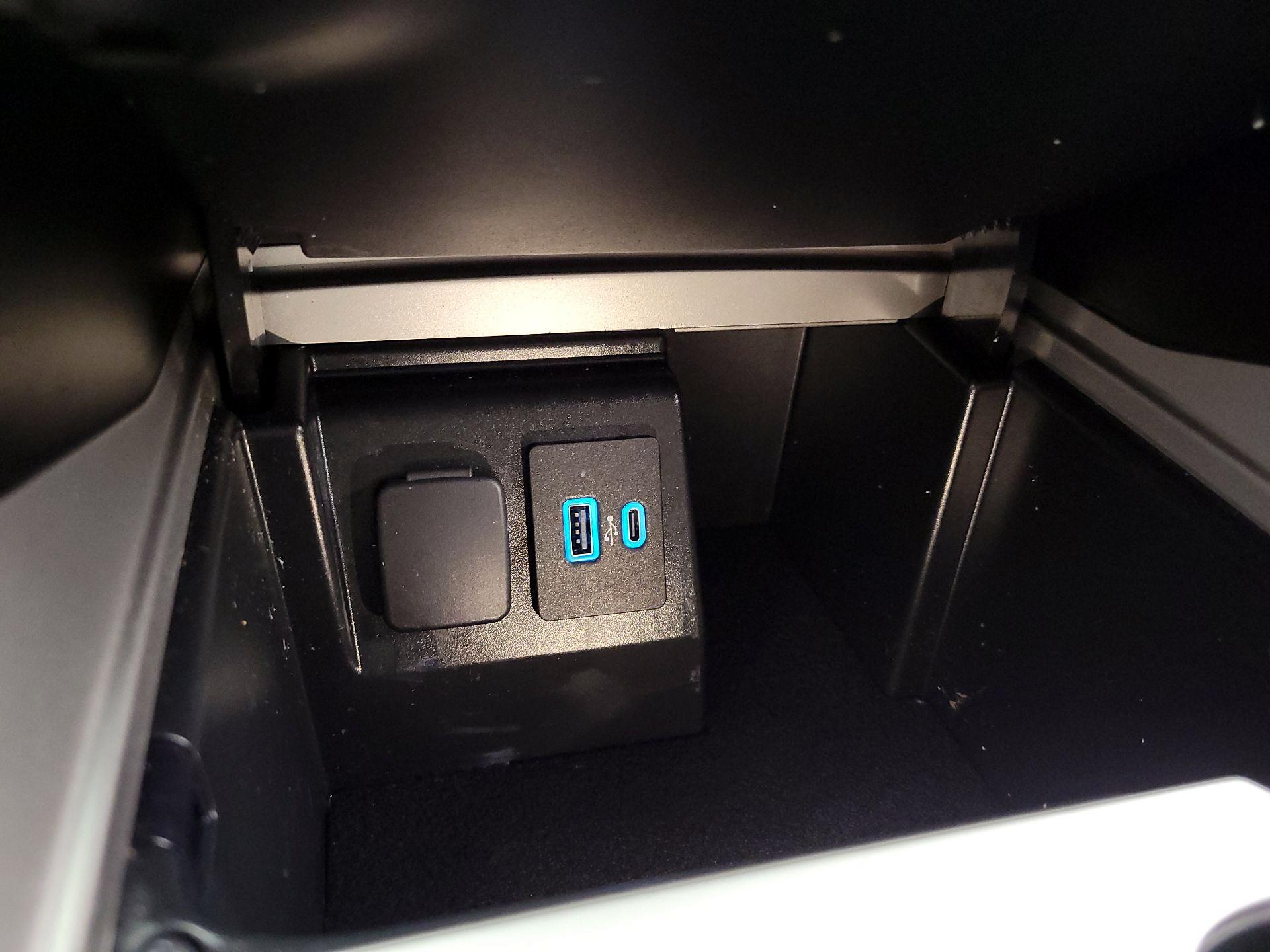 Thumbnail: 2021 Ford Explorer - 19