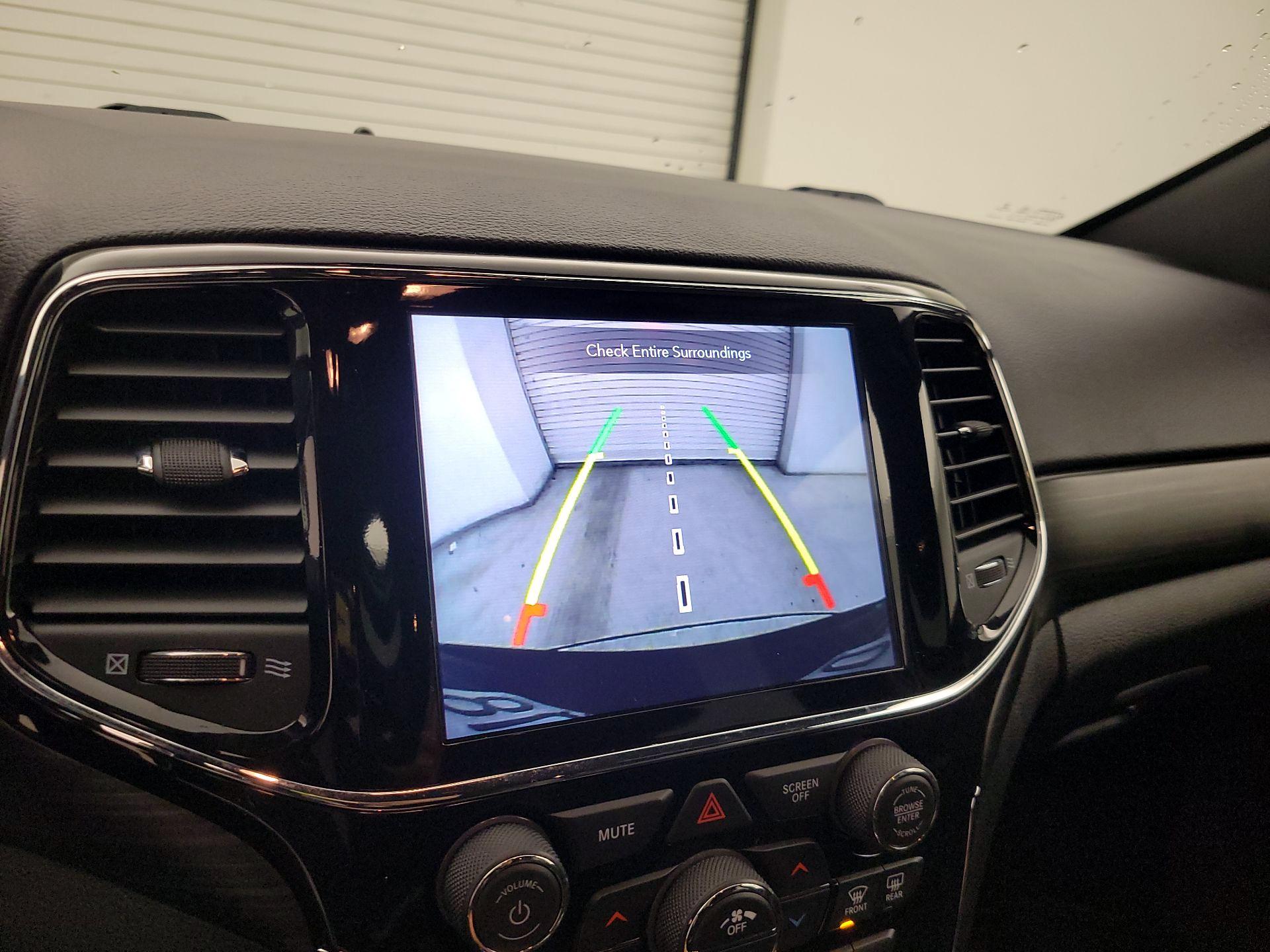 Thumbnail: 2021 Jeep Grand Cherokee - 15