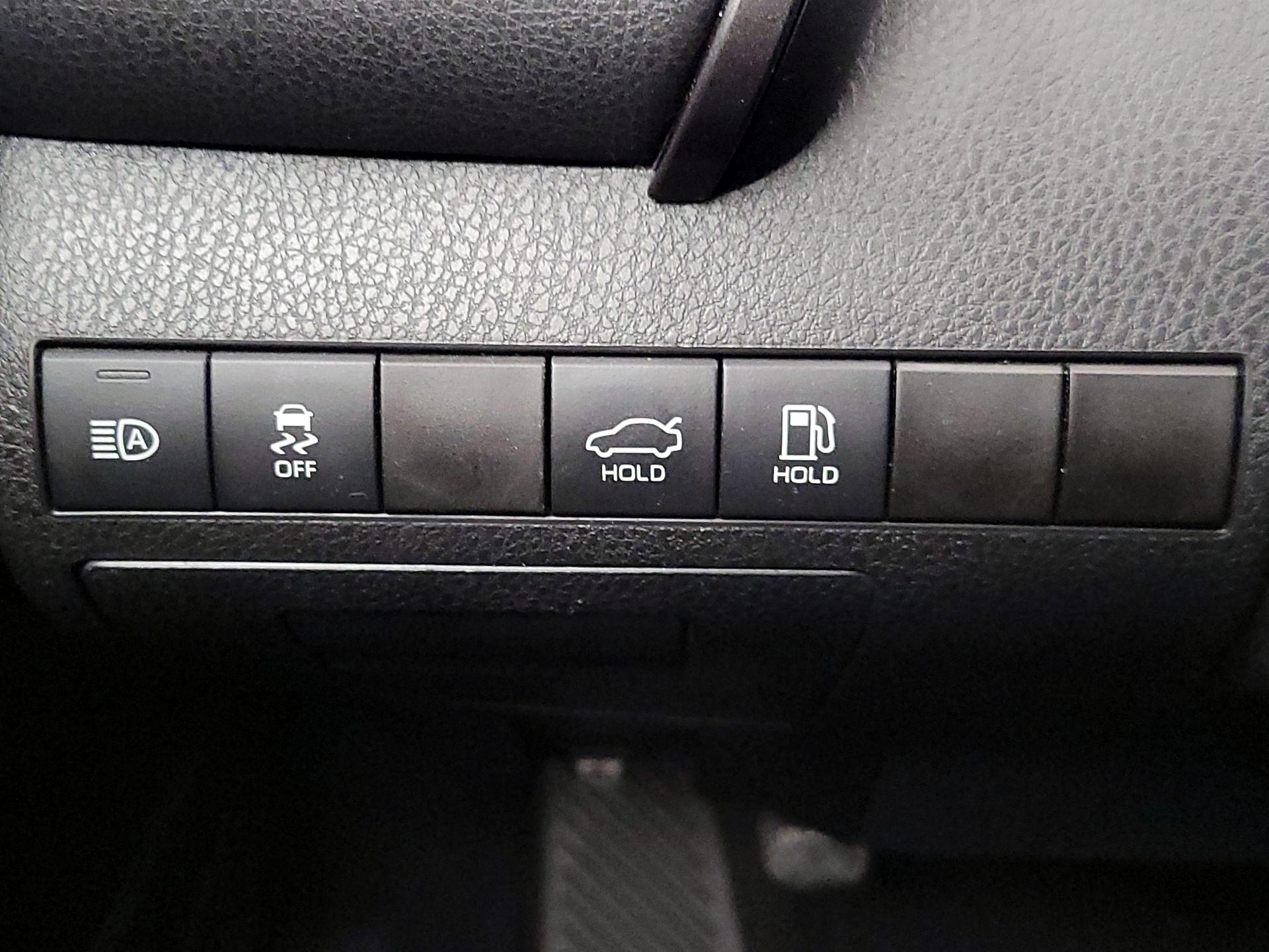 Thumbnail: 2021 Toyota Camry - 13