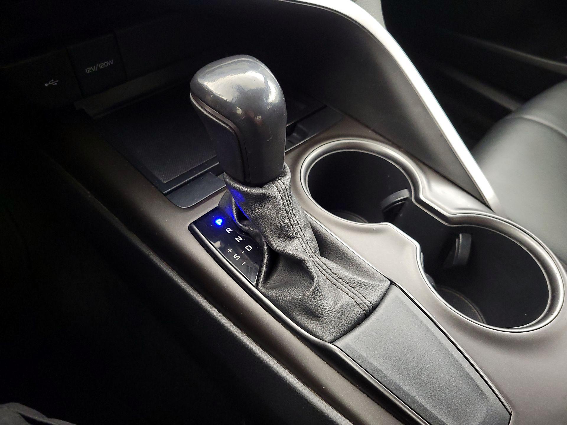 Thumbnail: 2021 Toyota Camry - 17