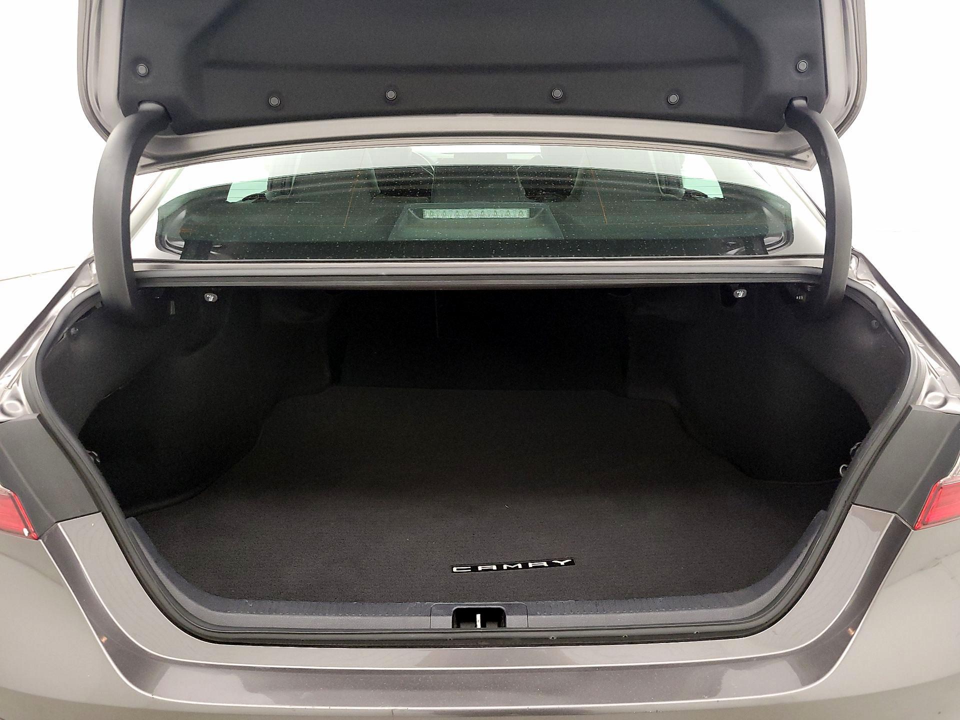 Thumbnail: 2021 Toyota Camry - 20