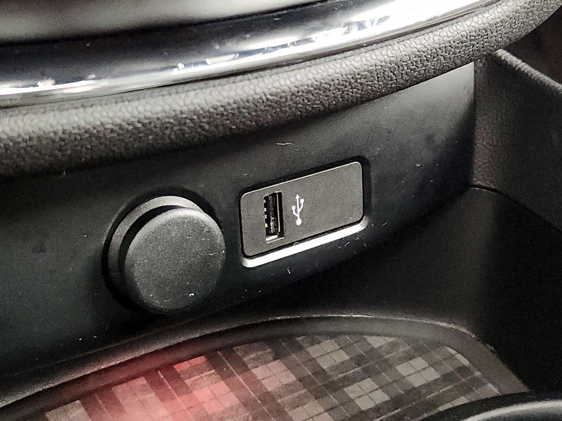 Thumbnail: 2019 MINI Cooper Clubman - 18