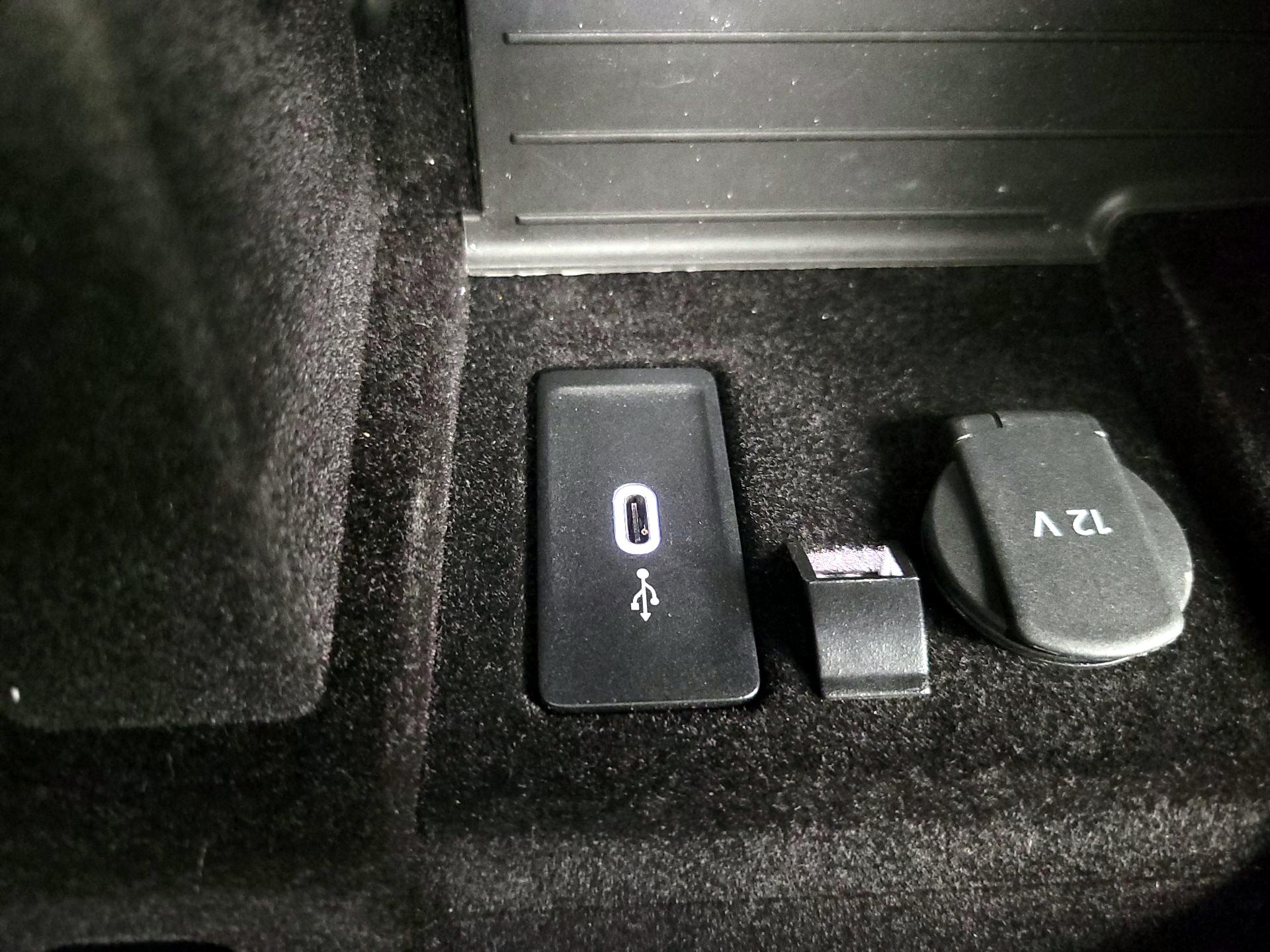 Thumbnail: 2022 Porsche Panamera - 19