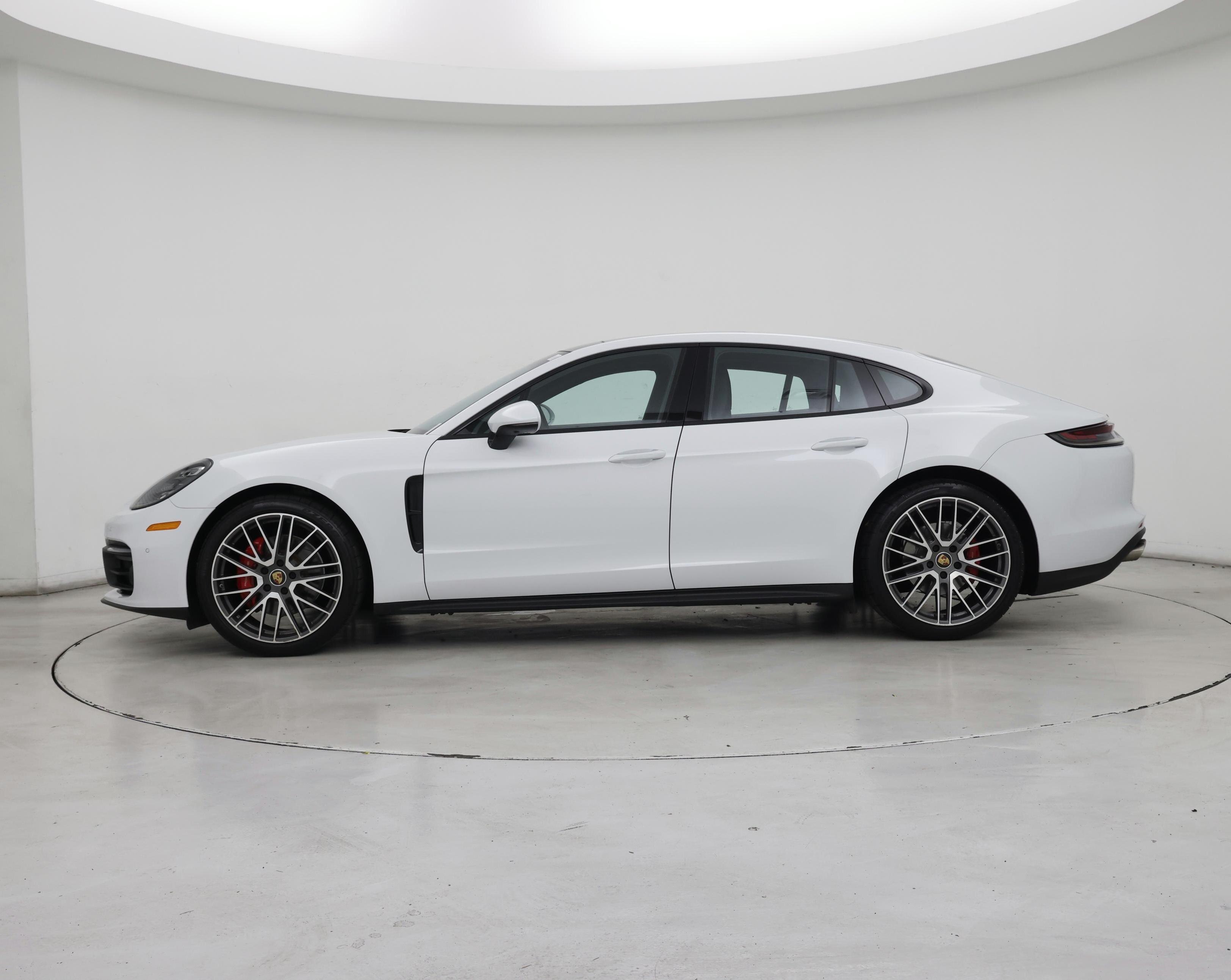 Thumbnail: 2022 Porsche Panamera - 3