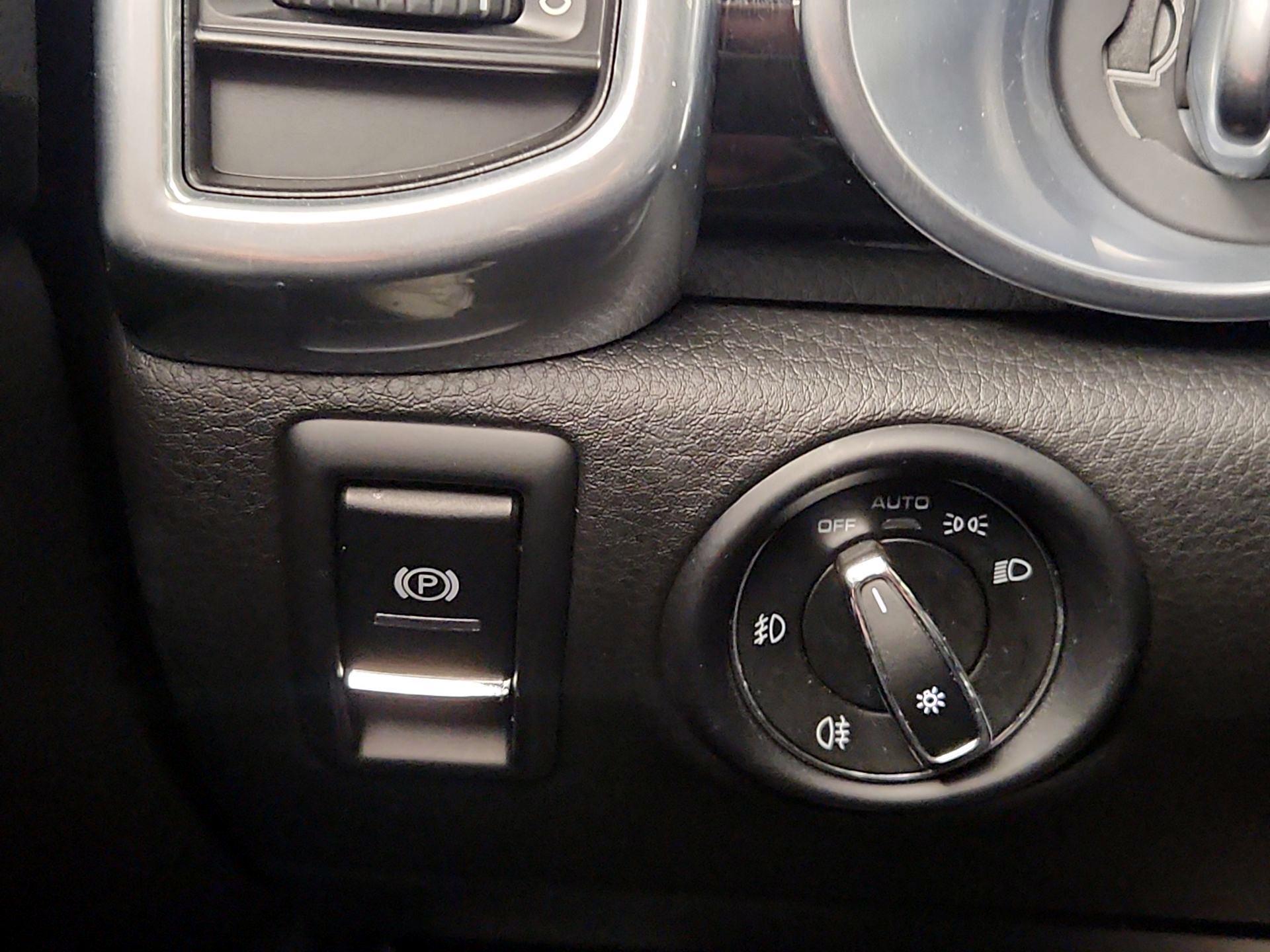 Thumbnail: 2015 Porsche Cayenne - 13