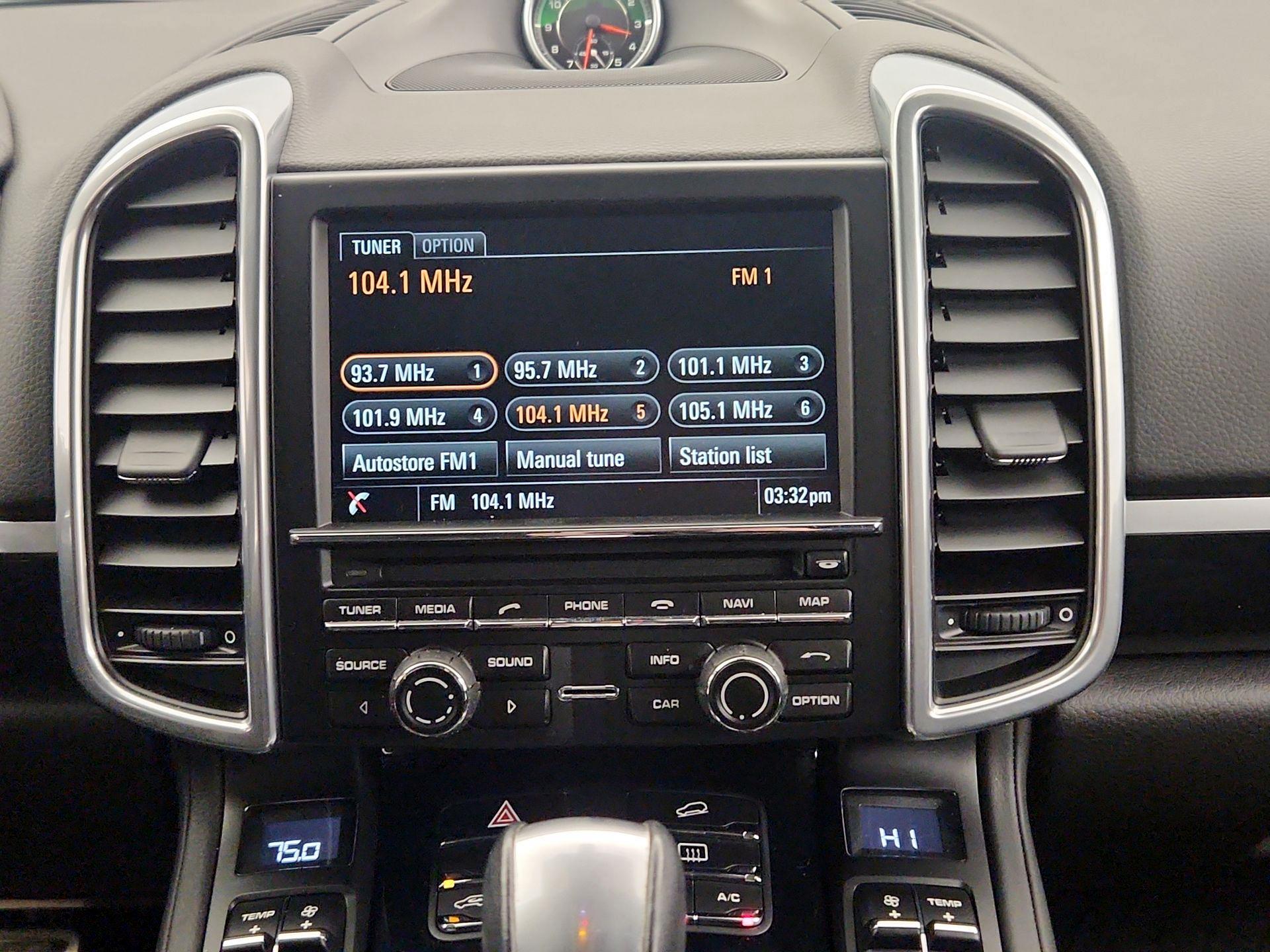 Thumbnail: 2015 Porsche Cayenne - 15