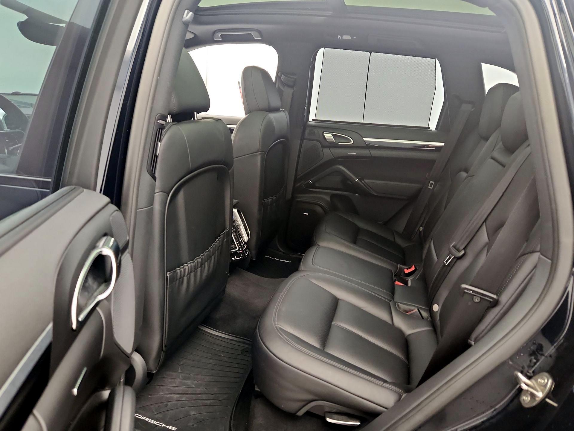 Thumbnail: 2015 Porsche Cayenne - 19