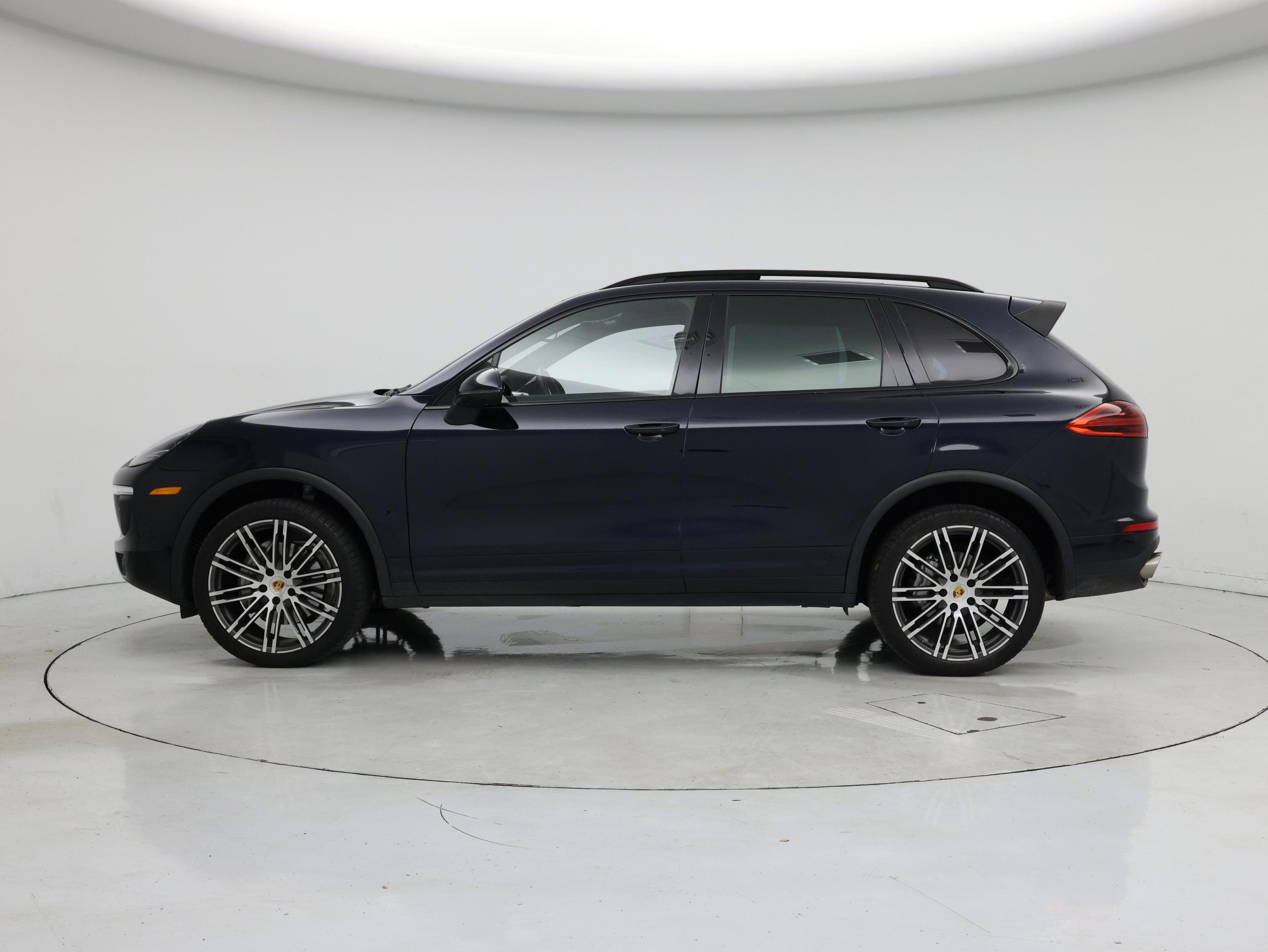 Thumbnail: 2015 Porsche Cayenne - 3