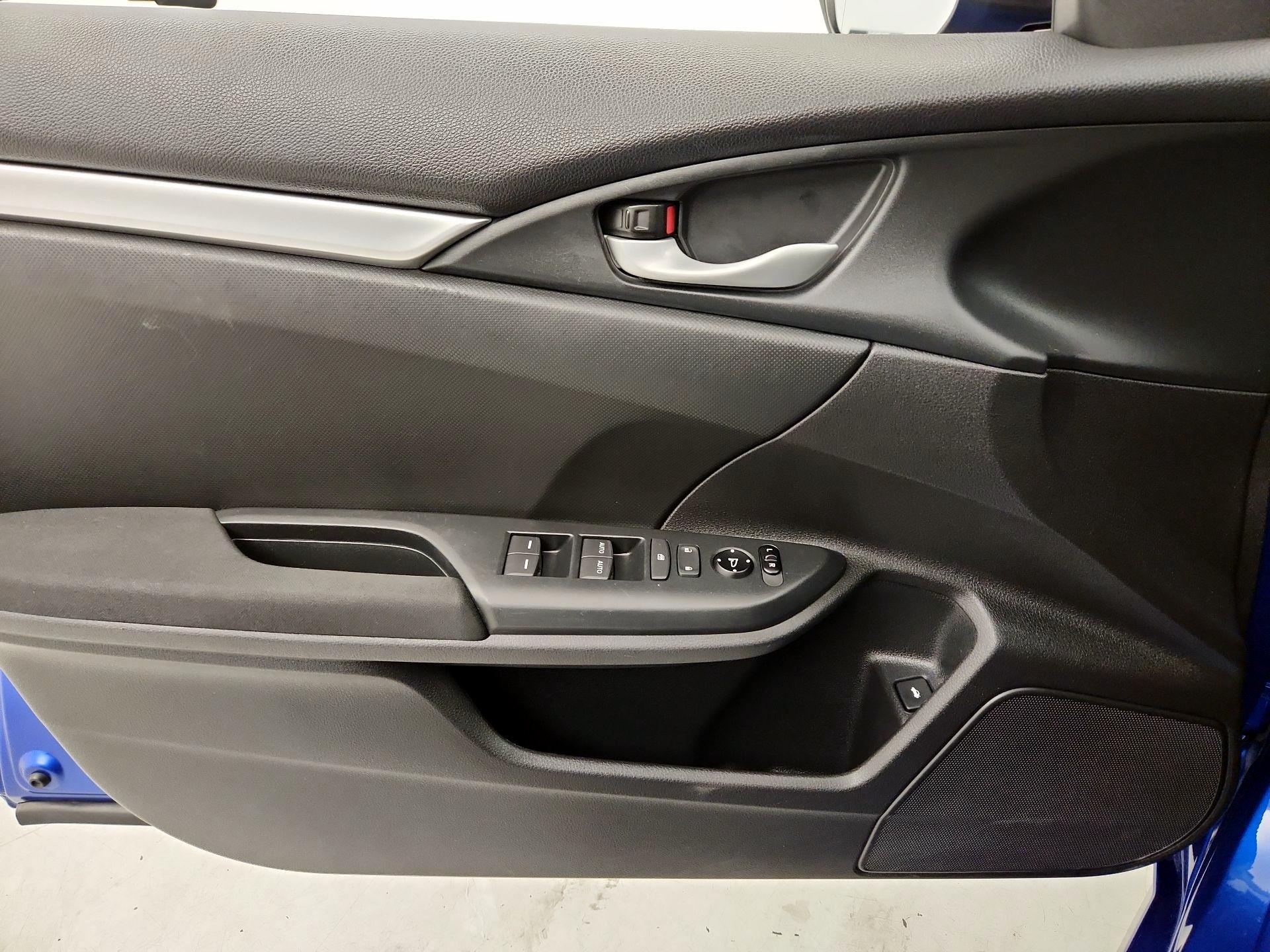 Thumbnail: 2016 Honda Civic - 12