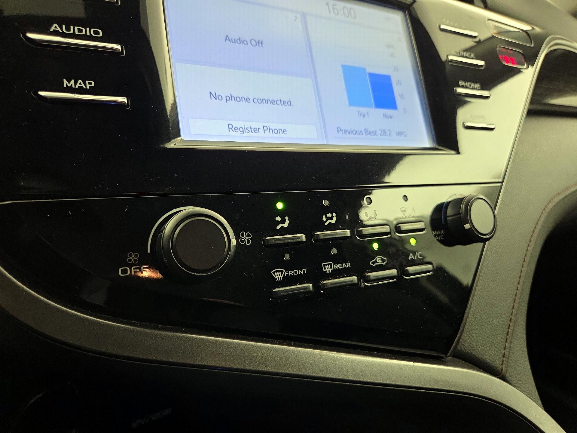 Thumbnail: 2019 Toyota Camry - 16