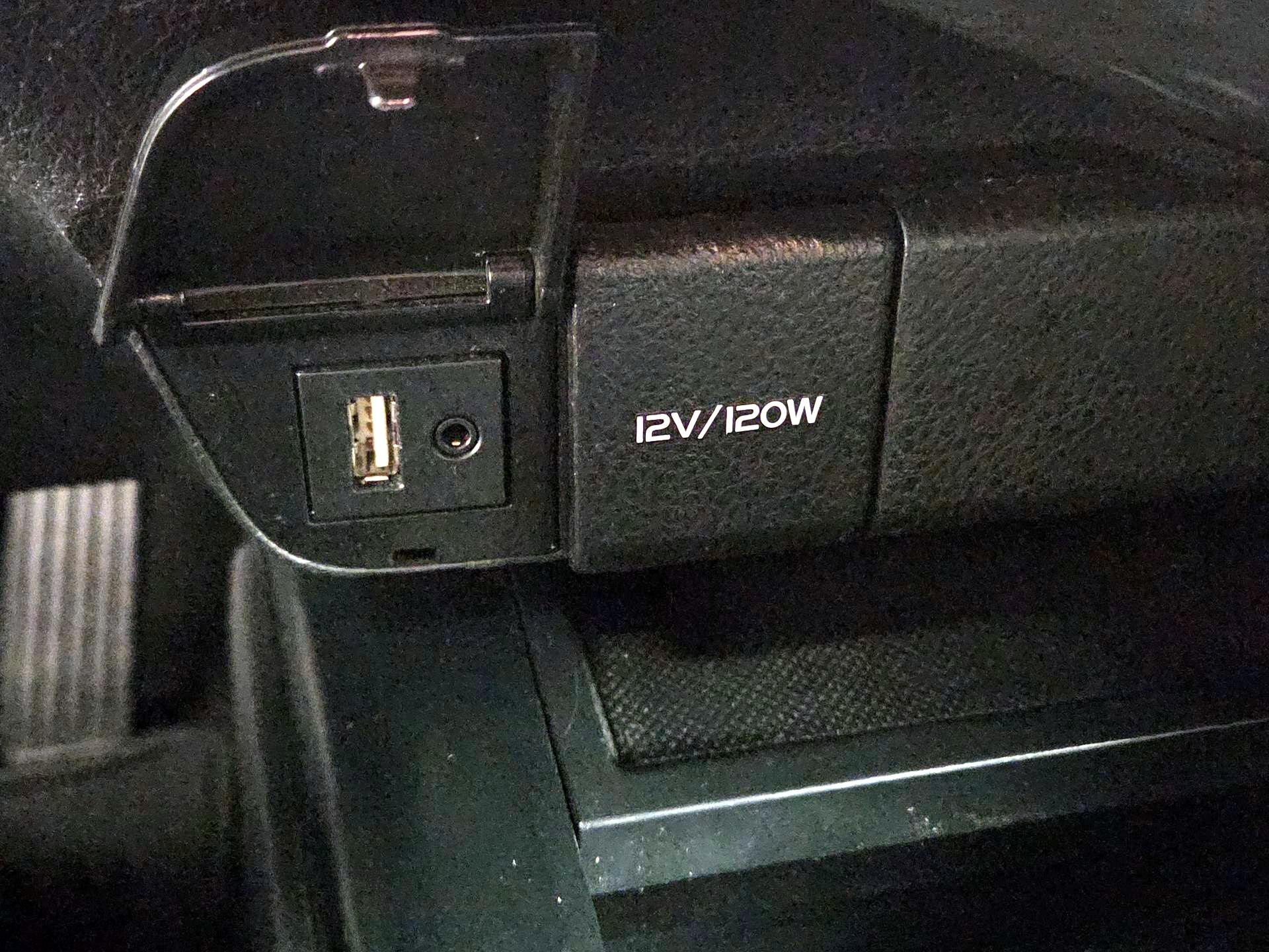 Thumbnail: 2019 Toyota Camry - 18