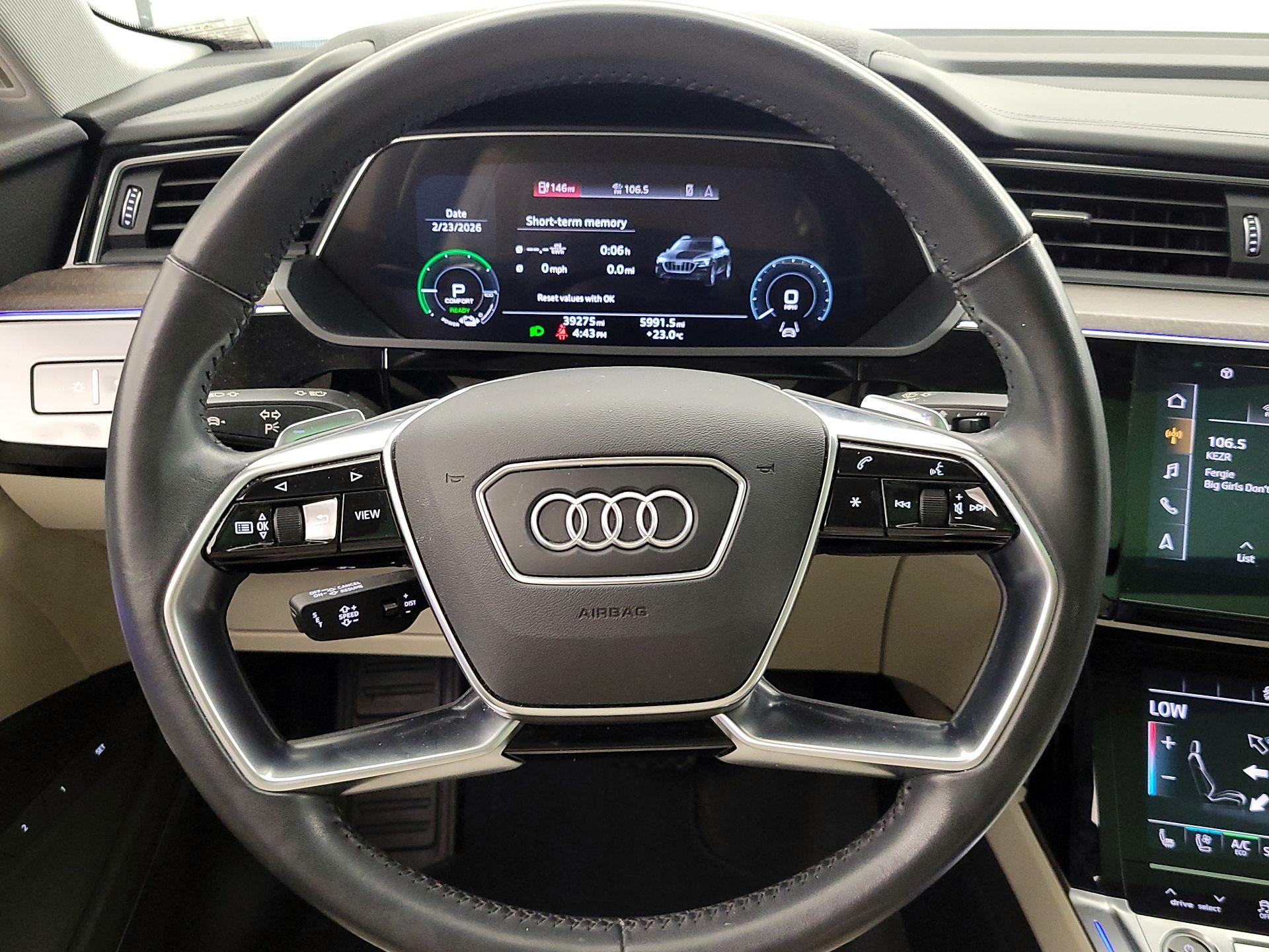 Thumbnail: 2021 Audi e-tron S - 10