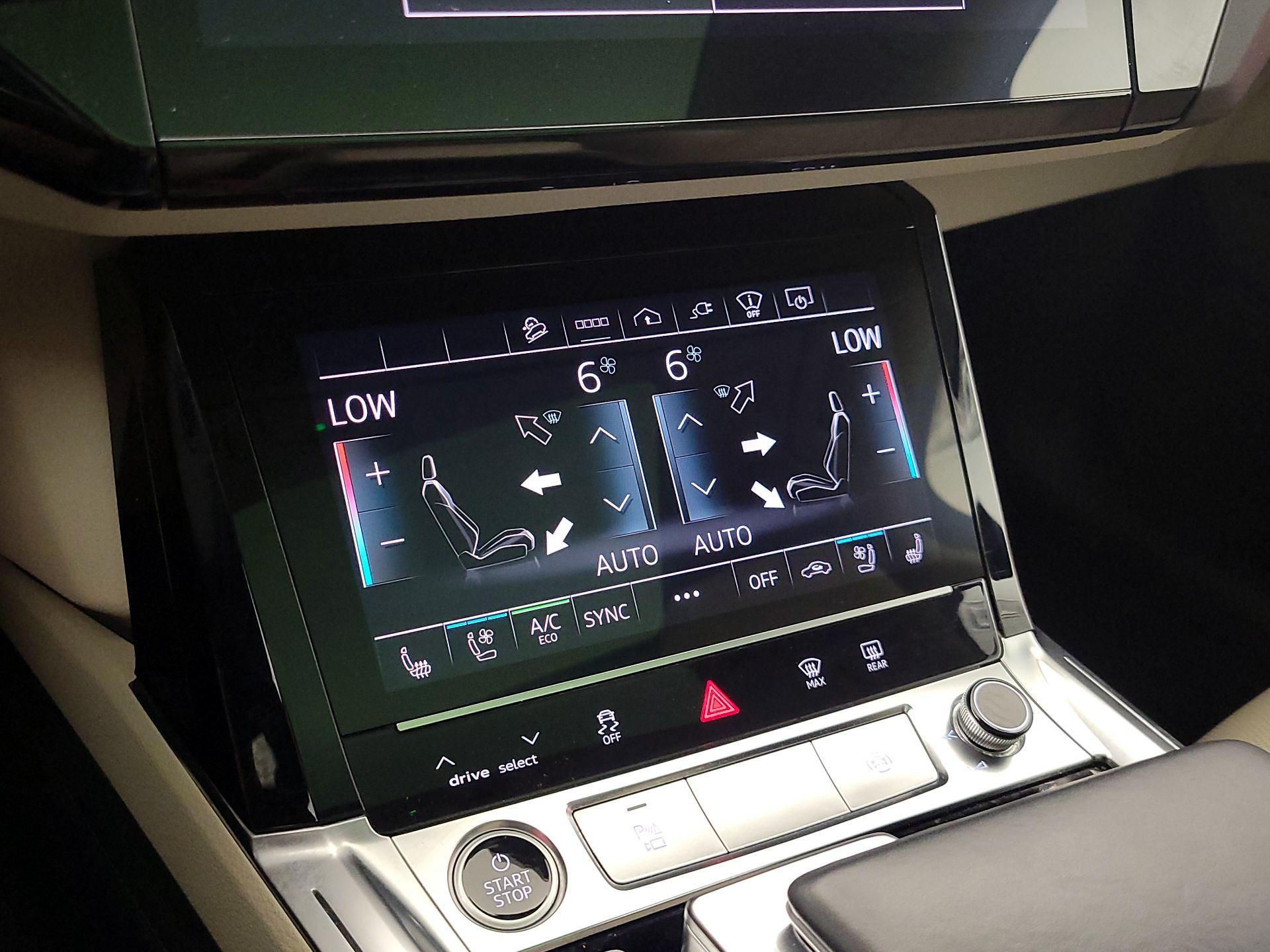 Thumbnail: 2021 Audi e-tron S - 17