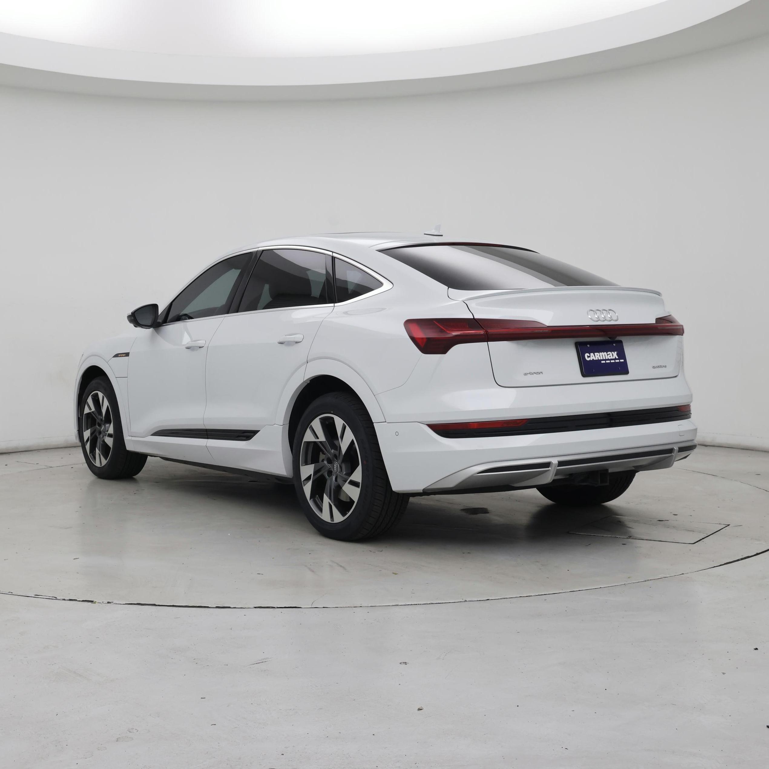 Thumbnail: 2021 Audi e-tron S - 2