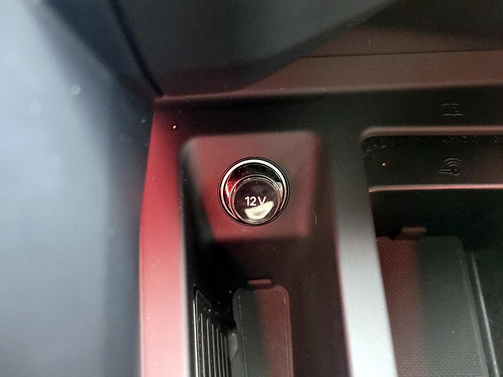 Thumbnail: 2021 Audi e-tron S - 19