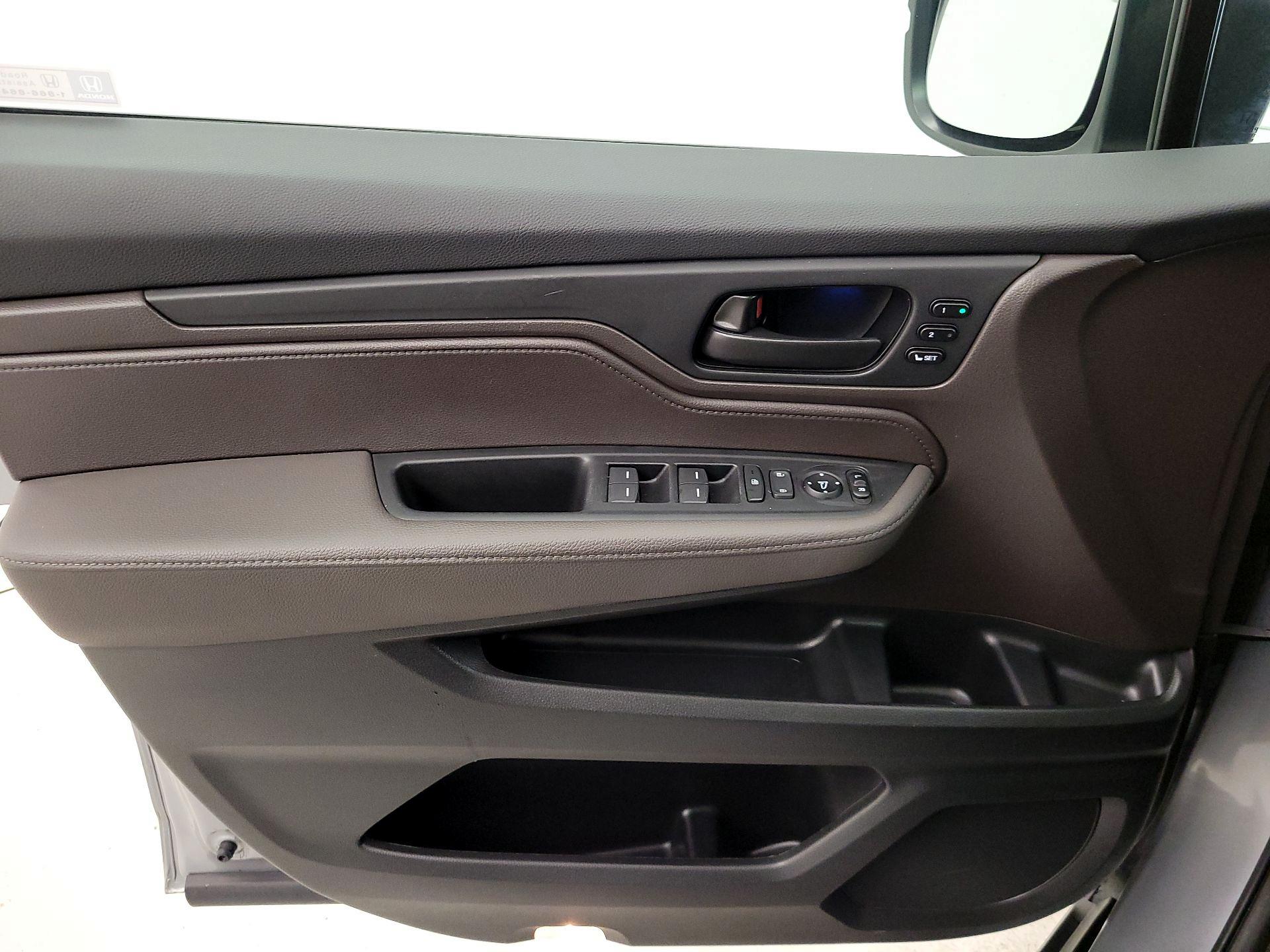 Thumbnail: 2023 Honda Odyssey - 12