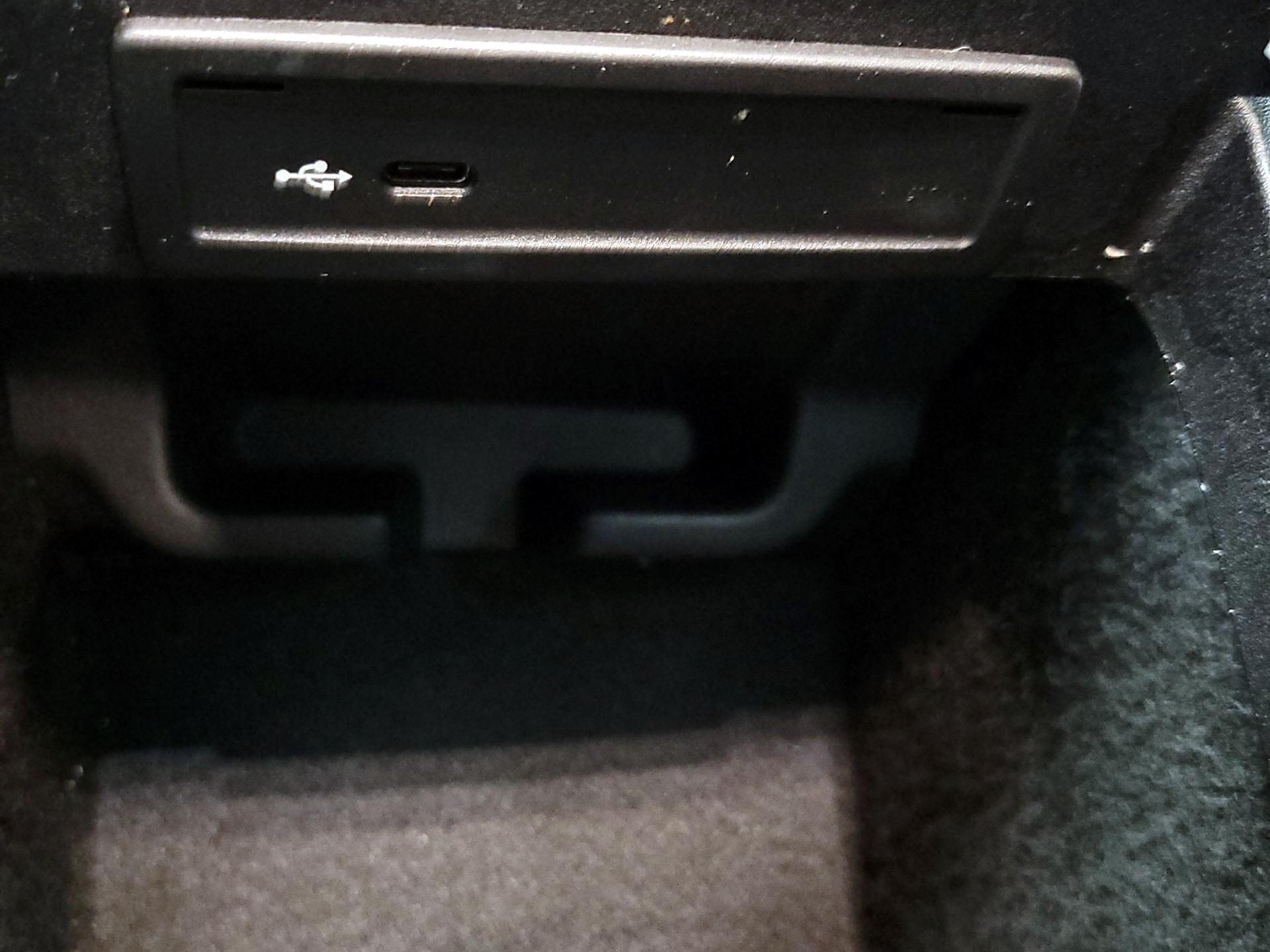 Thumbnail: 2021 Mercedes-Benz GLS - 19