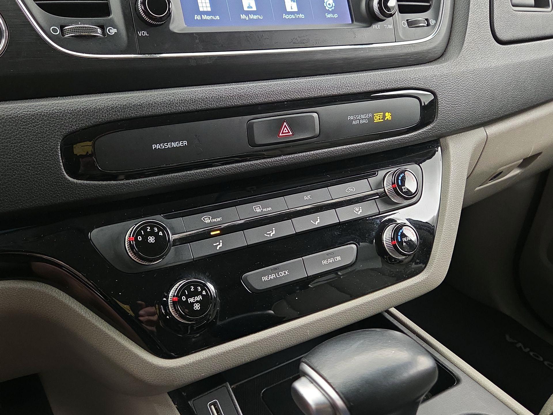 Thumbnail: 2020 Kia Sedona - 16