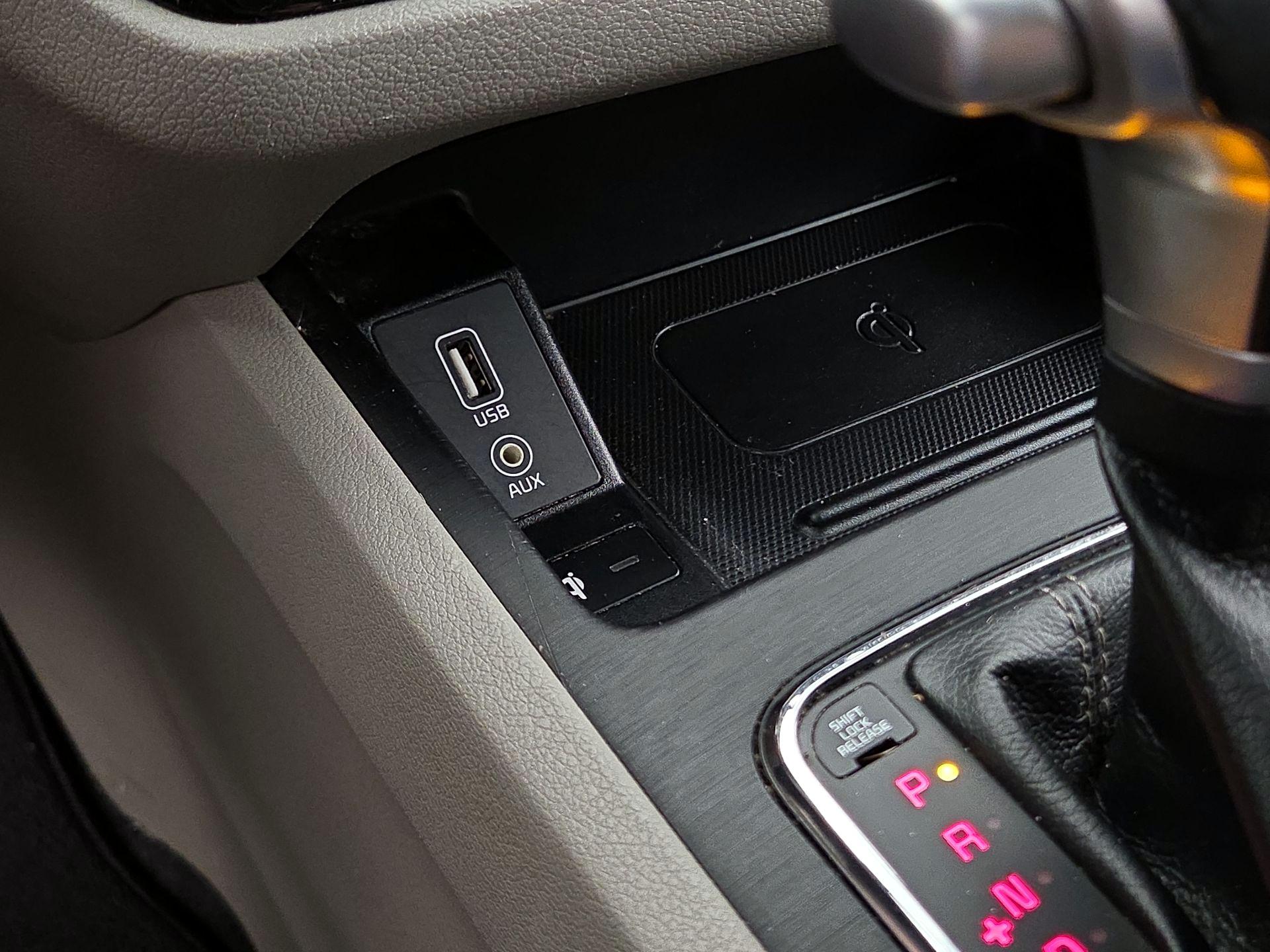 Thumbnail: 2020 Kia Sedona - 18