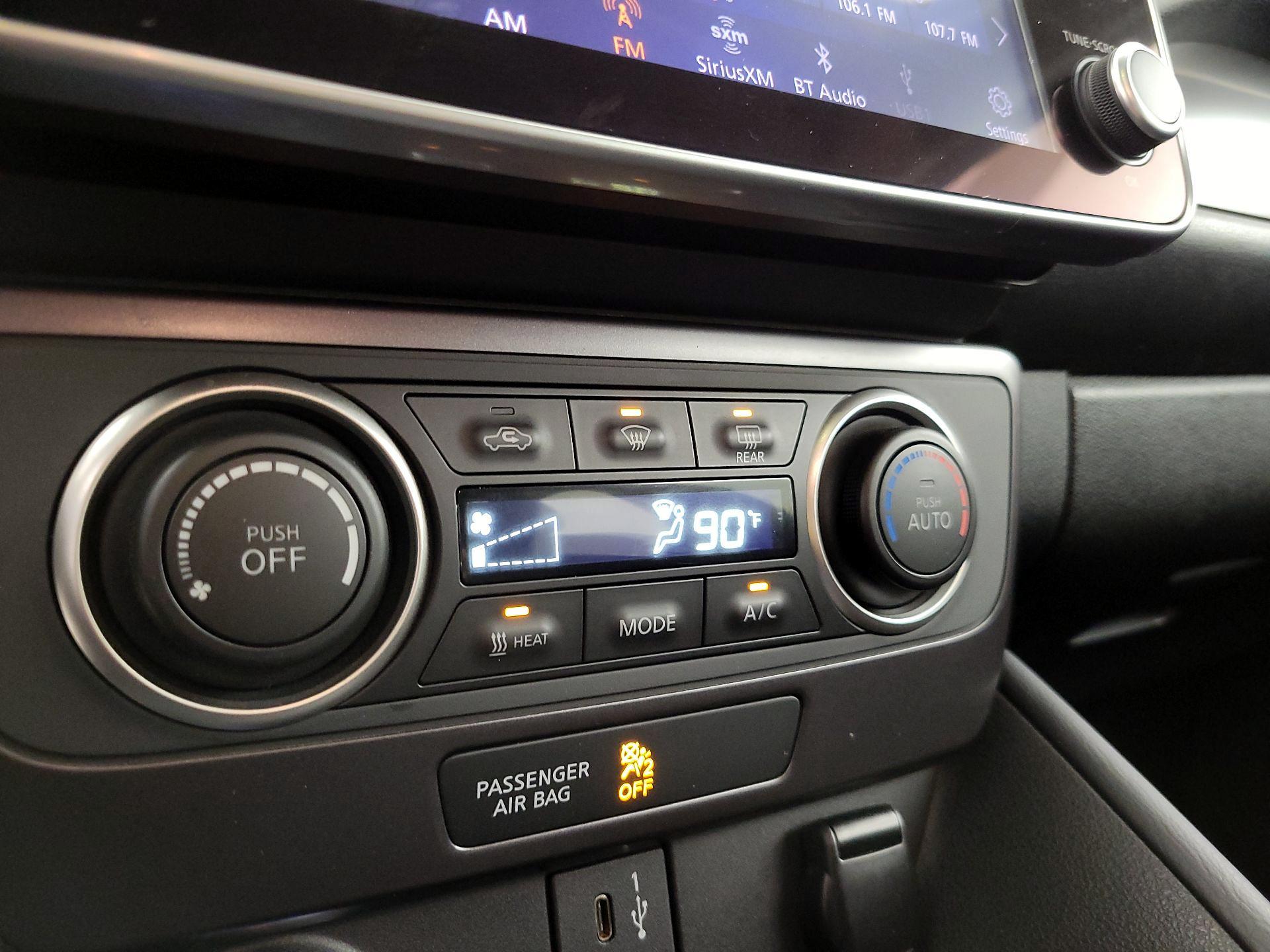 Thumbnail: 2020 Nissan Leaf - 16