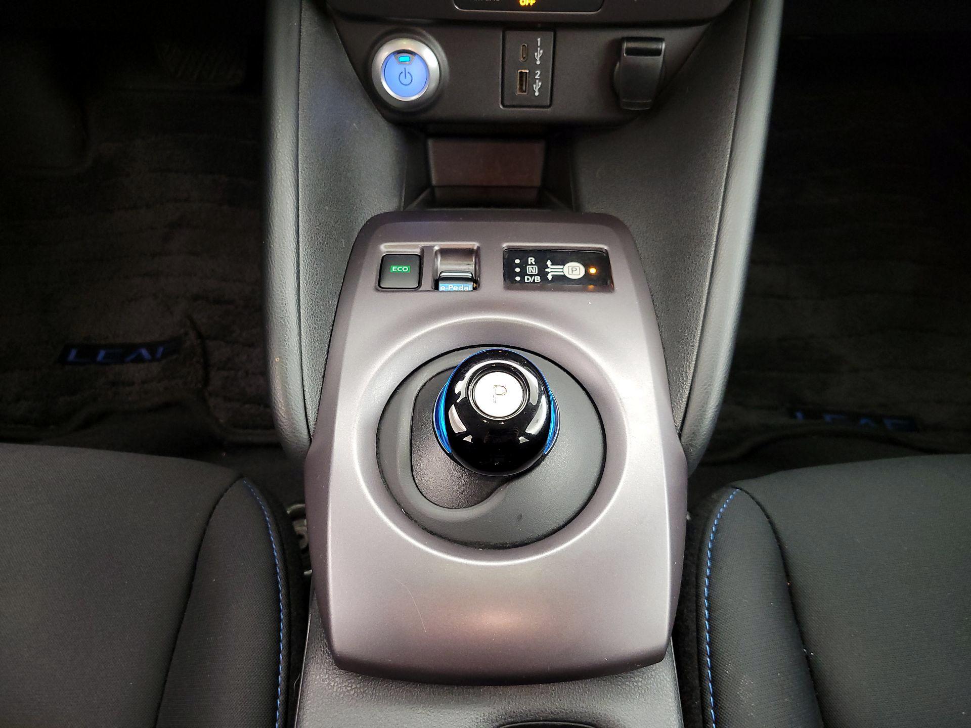 Thumbnail: 2020 Nissan Leaf - 17