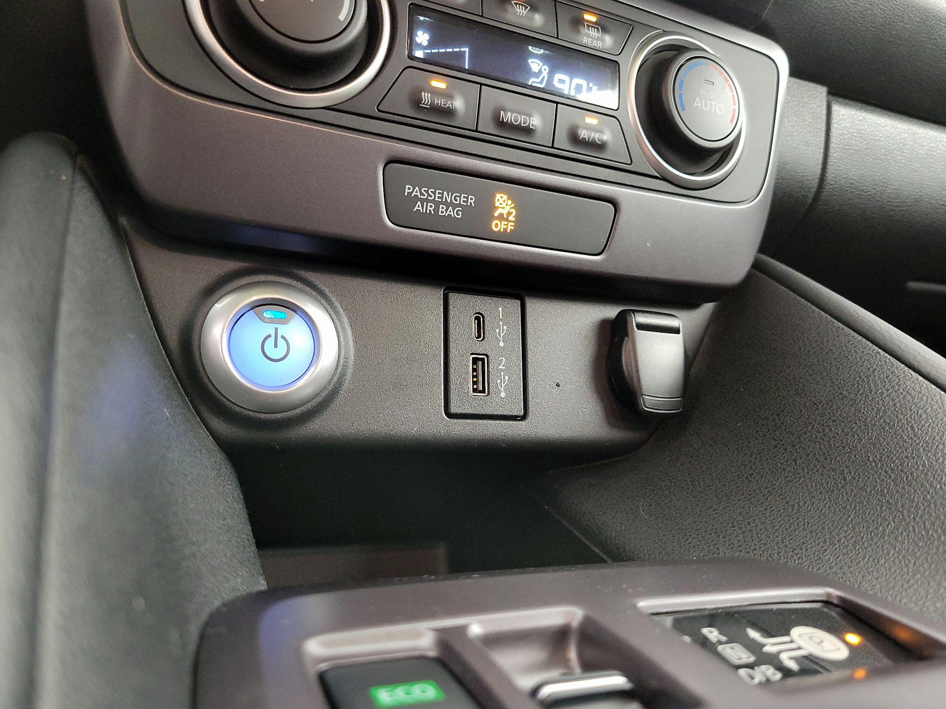 Thumbnail: 2020 Nissan Leaf - 18