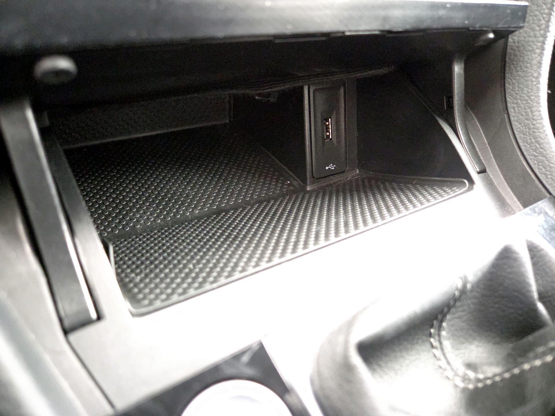 Thumbnail: 2019 Volkswagen Golf - 18