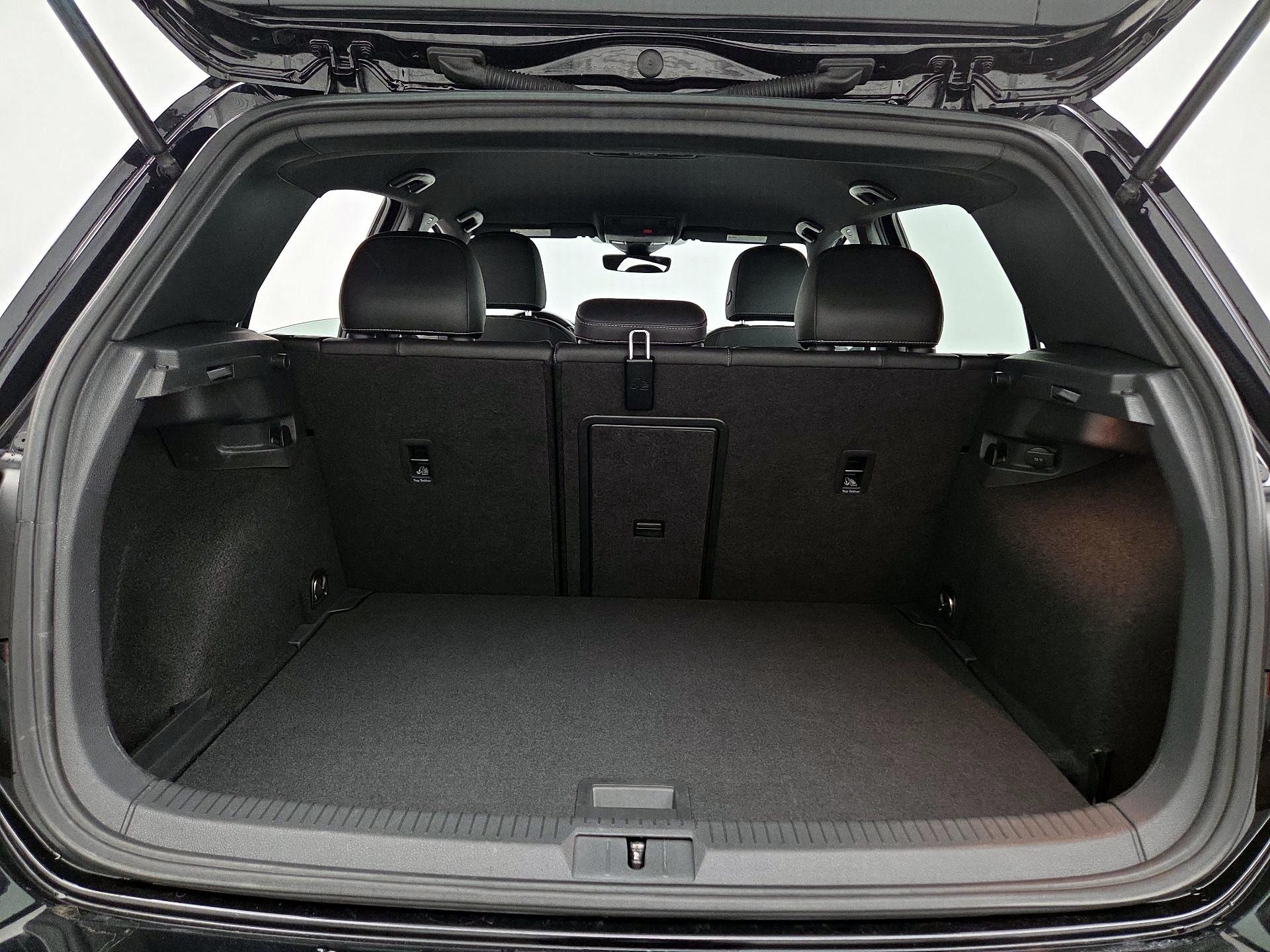 Thumbnail: 2019 Volkswagen Golf - 20