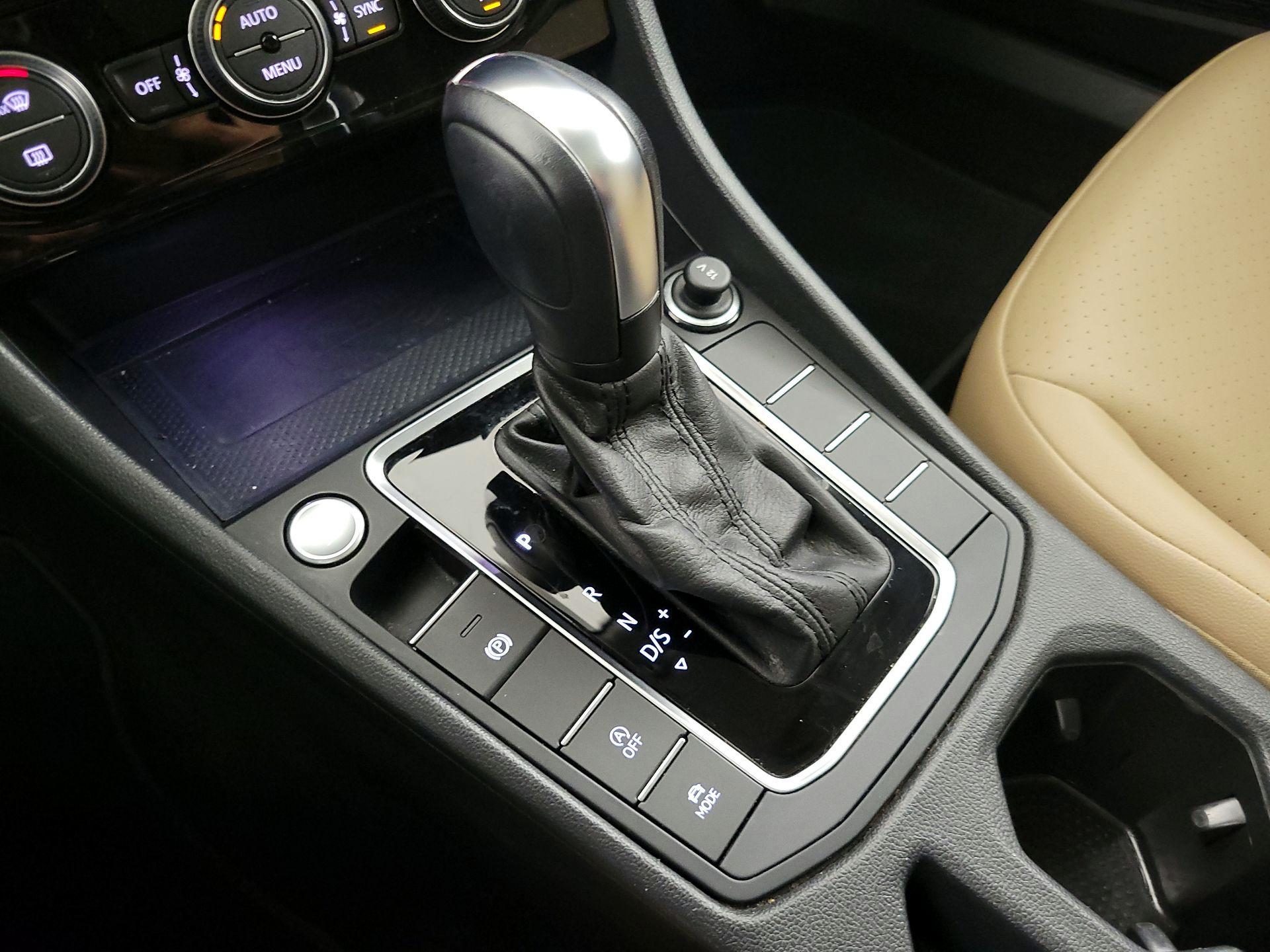 Thumbnail: 2020 Volkswagen Jetta - 17