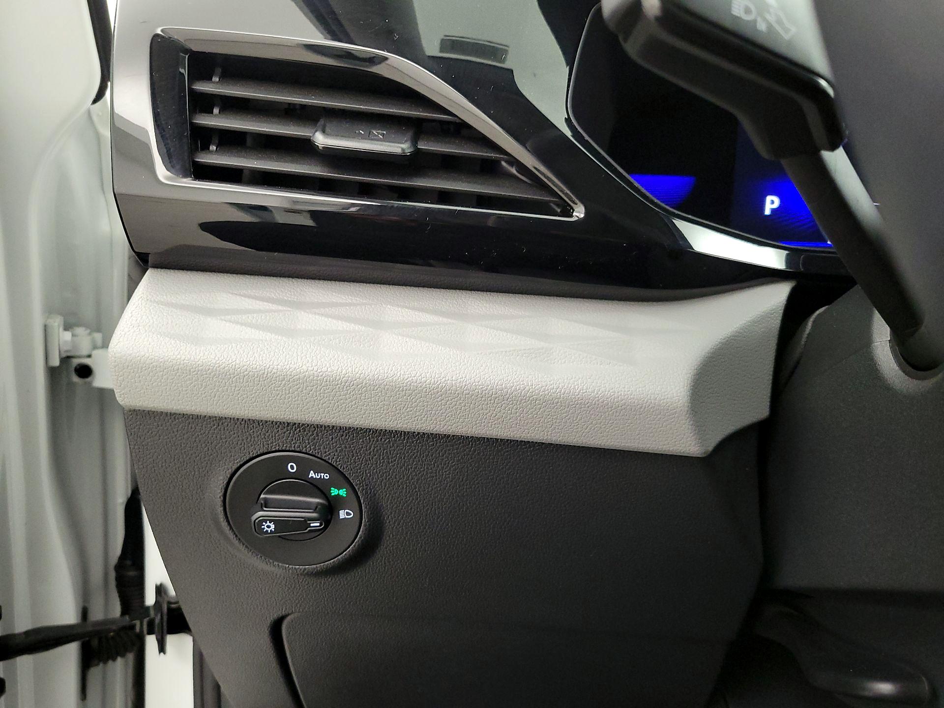 Thumbnail: 2023 Volkswagen Taos - 13