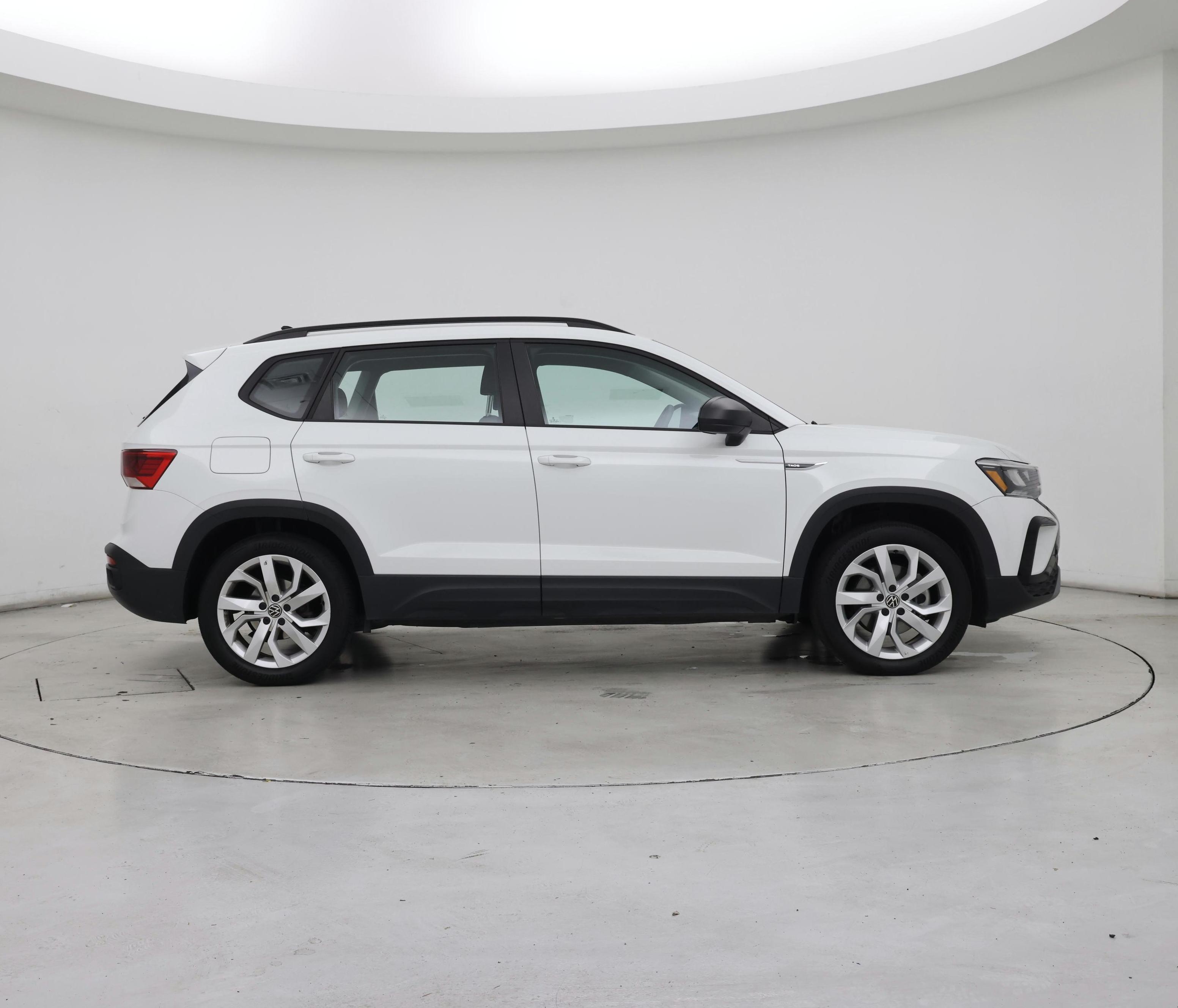 Thumbnail: 2023 Volkswagen Taos - 7