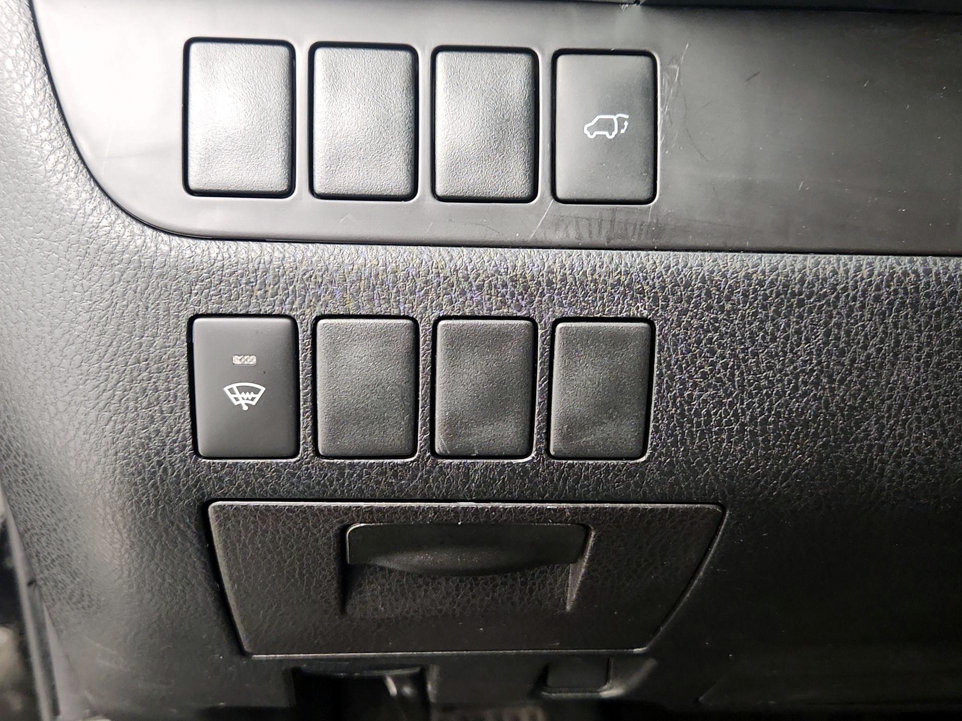 Thumbnail: 2016 Toyota Highlander - 13