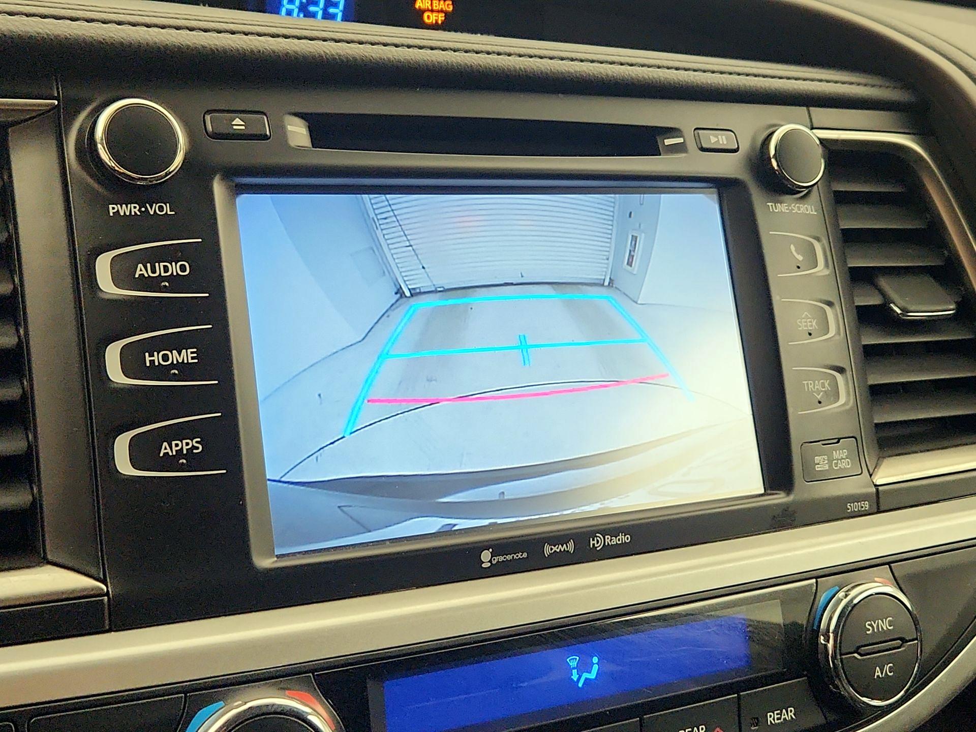 Thumbnail: 2016 Toyota Highlander - 14