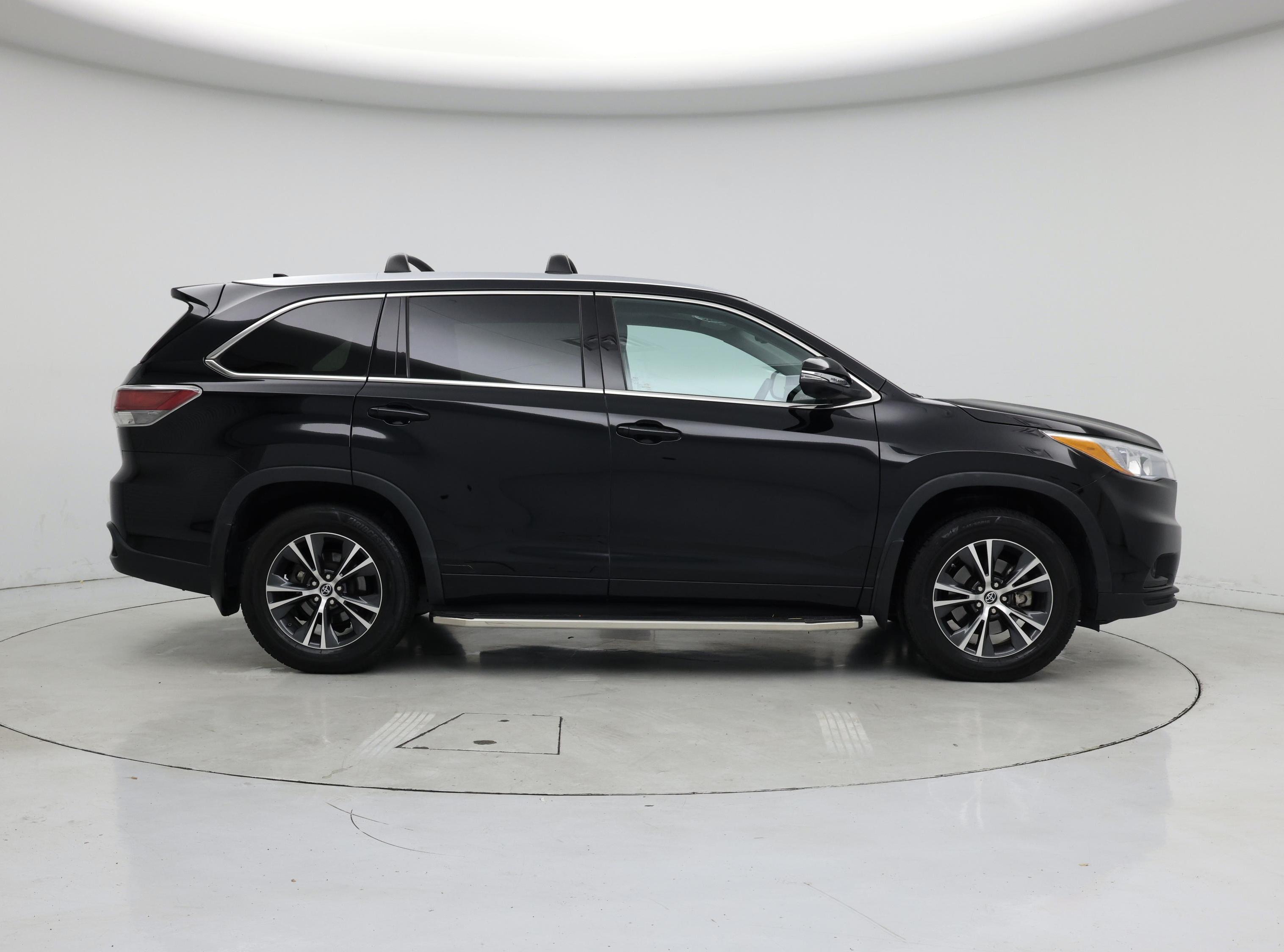 Thumbnail: 2016 Toyota Highlander - 7