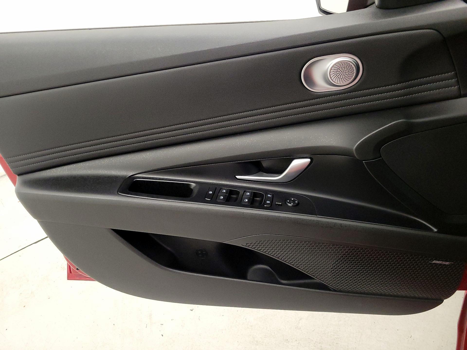 Thumbnail: 2022 Hyundai Elantra - 12